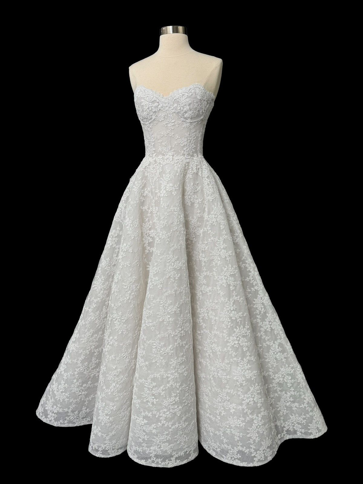 Preloved US 4 Anna Augusta French corded lace Bridal Gown