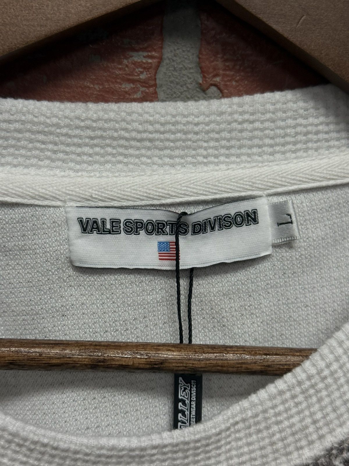 Vale Valley Long Sleeve Bone Tee Shirt Size L (New) Size US L / EU 52-54 / 3 - 10 Thumbnail