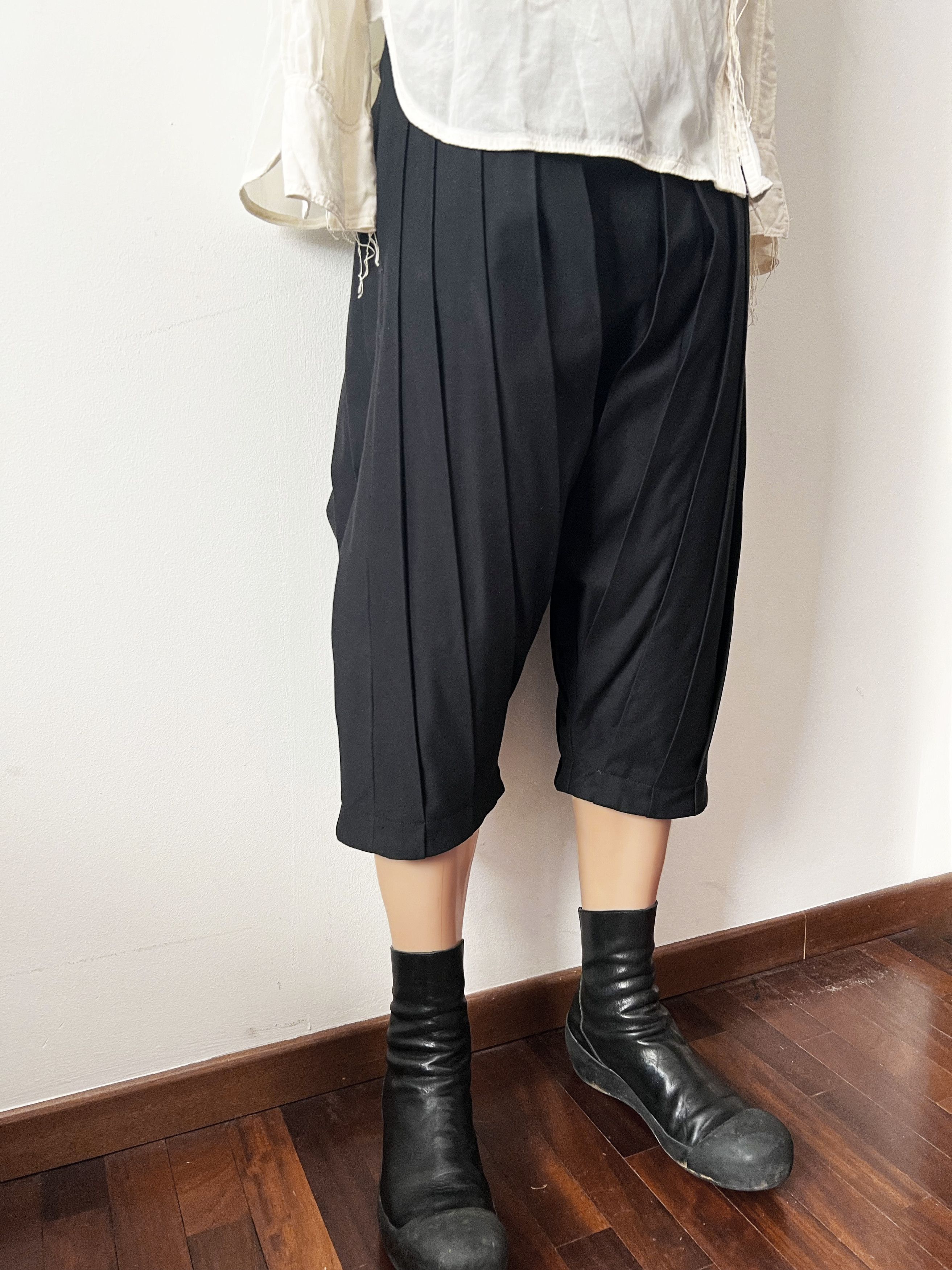 Individual Sentiments Plisse Cropped Pants Size US 32 / EU 48 - 2 Thumbnail
