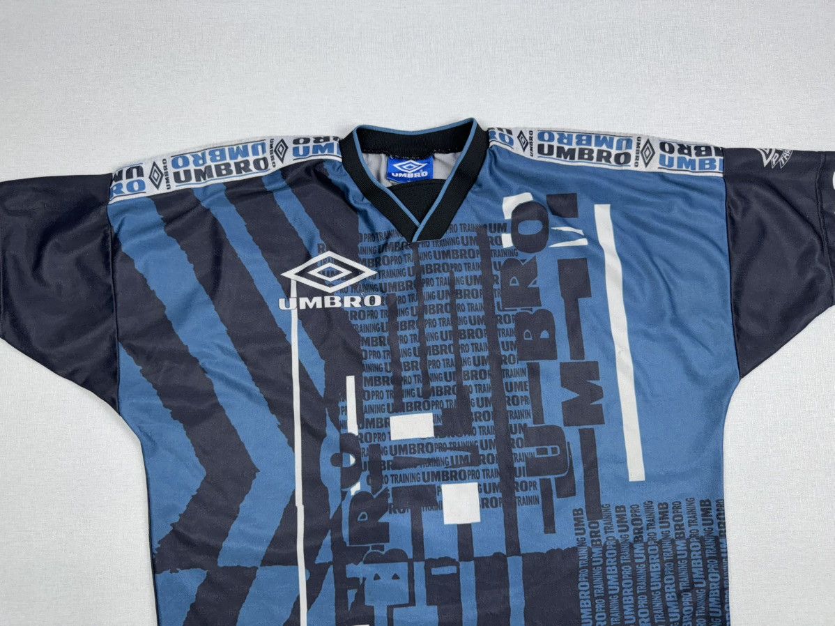 Umbro × Vintage Men’s Vintage Umbro Retro Training Polyester T-Shirt size XL Size US XL / EU 56 / 4 - 2 Thumbnail