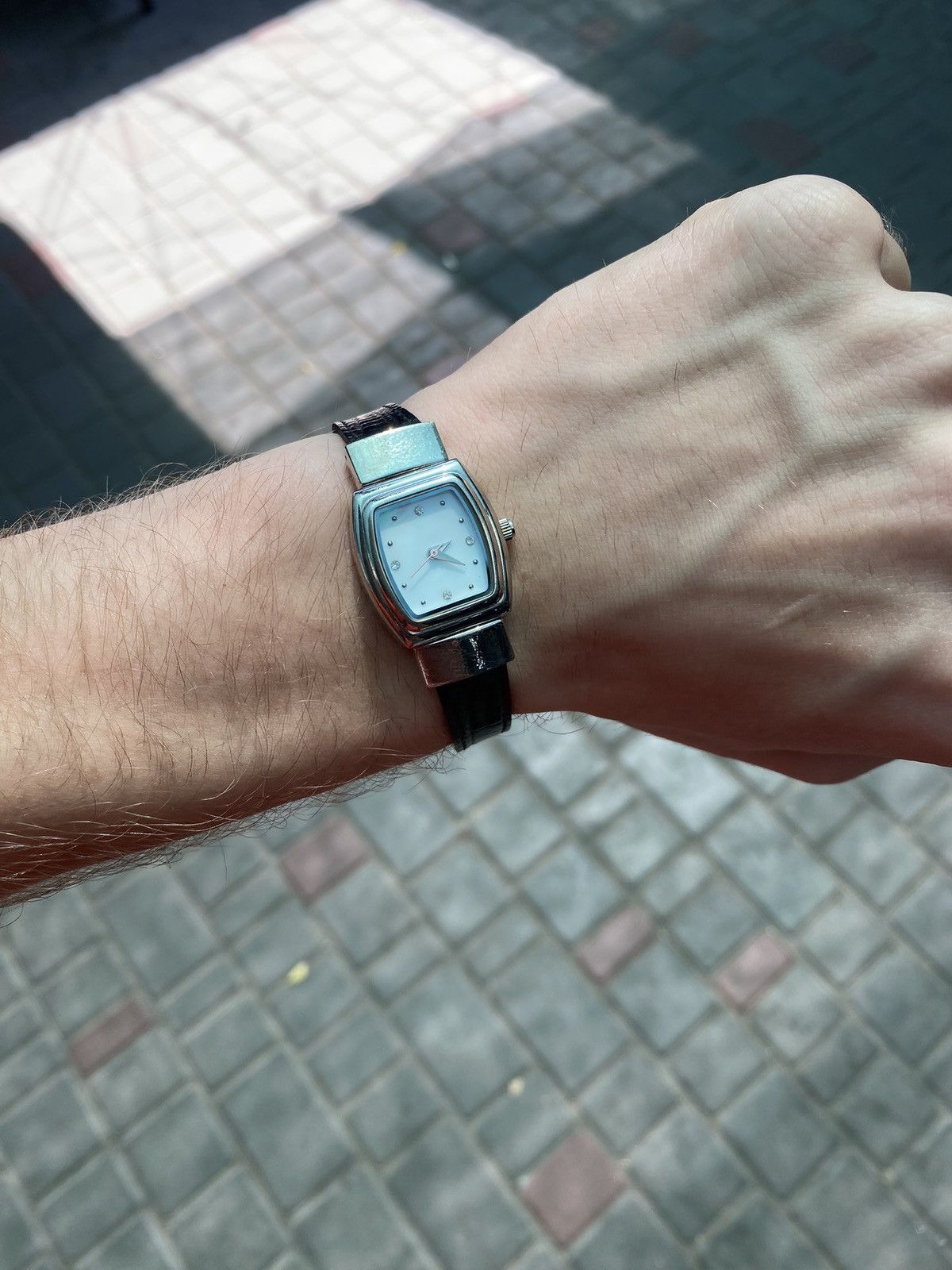 Japanese Brand Stylish Silver Watch - Leather Strap Elegance Size ONE SIZE - 4 Thumbnail