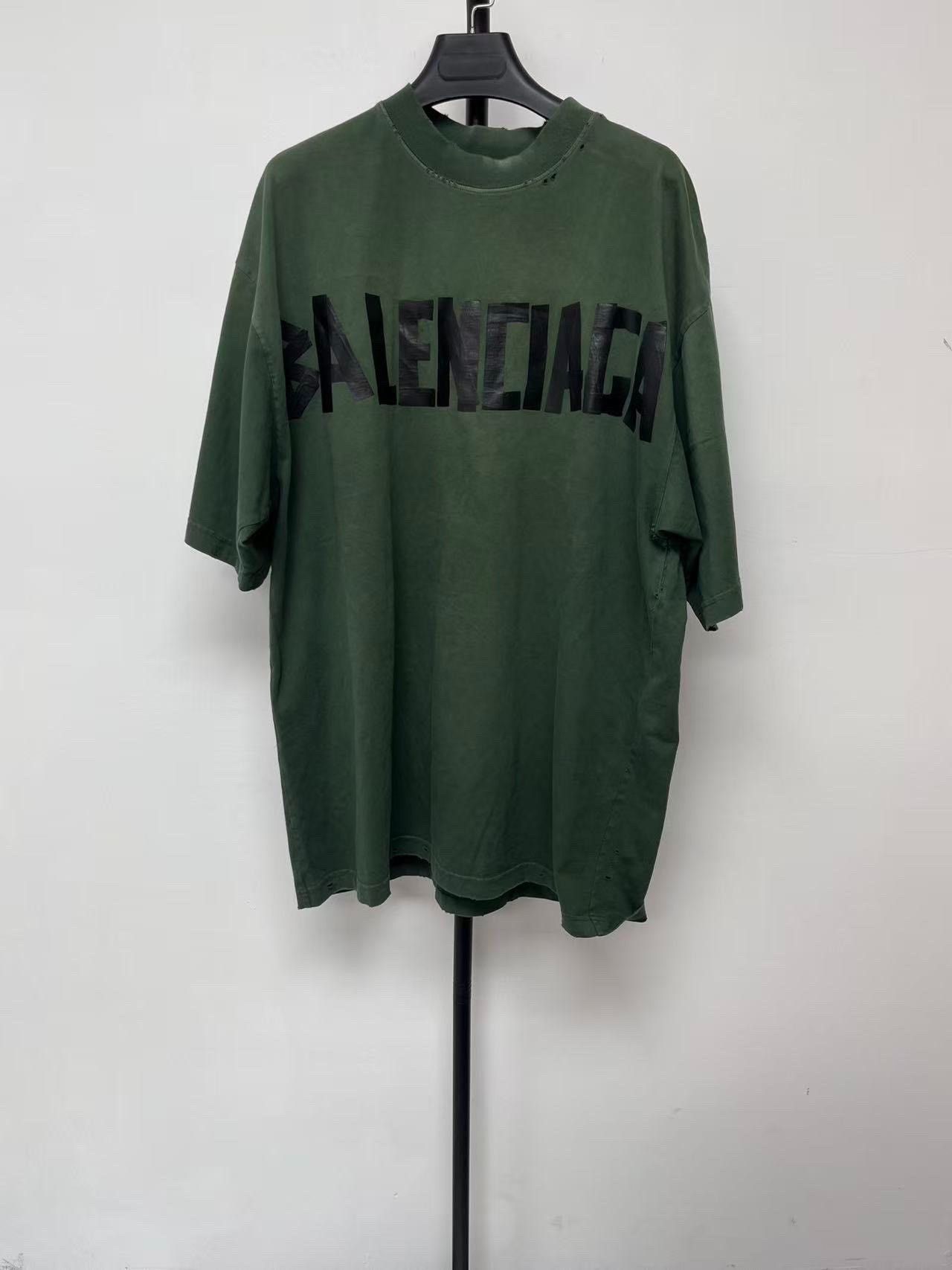 Balenciaga Balenciaga Logo Print Crewneck T-Shirt Size US S / EU 44-46 / 1 - 1 Thumbnail