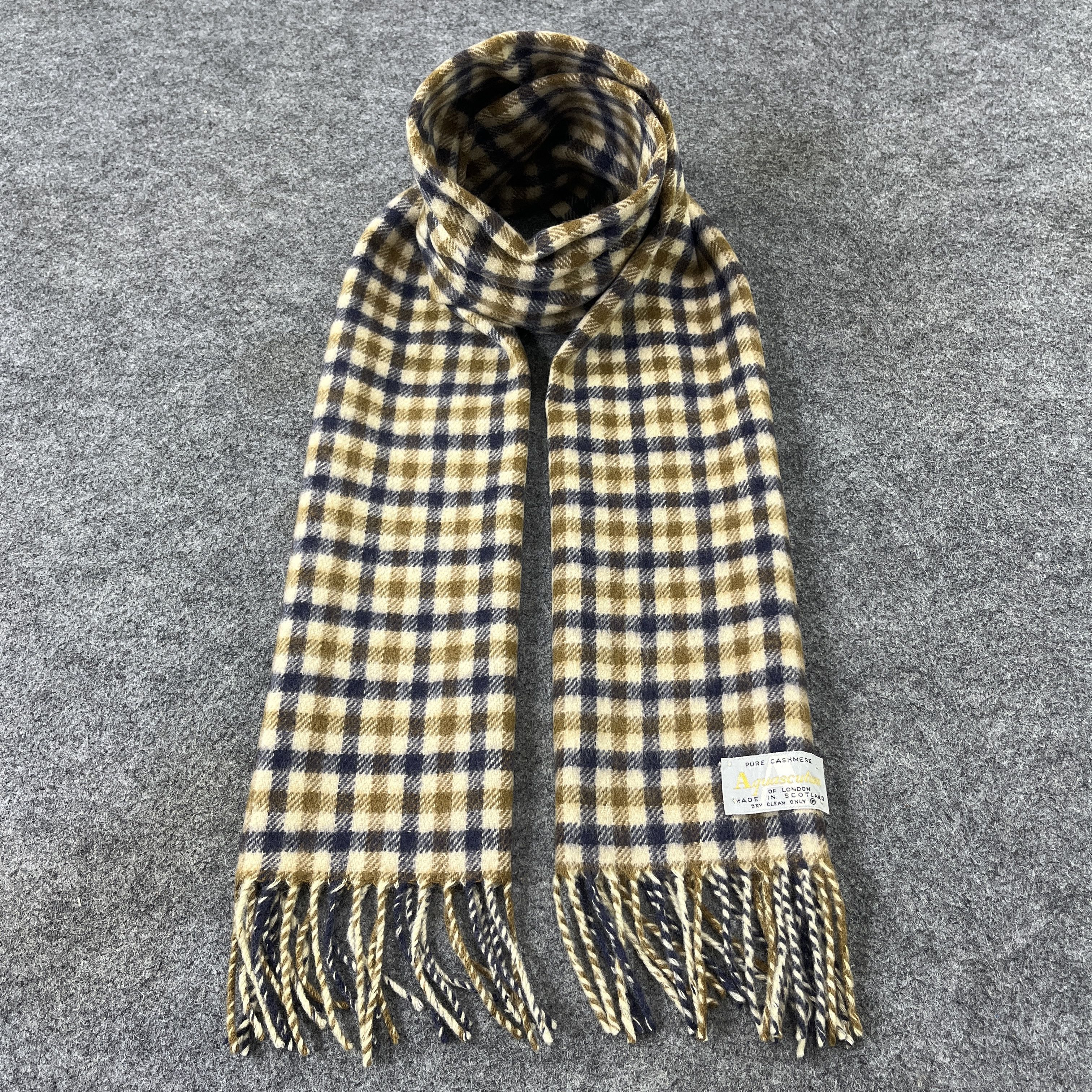 Aquasqutum Scarf / Muffler / Neckwear T1336