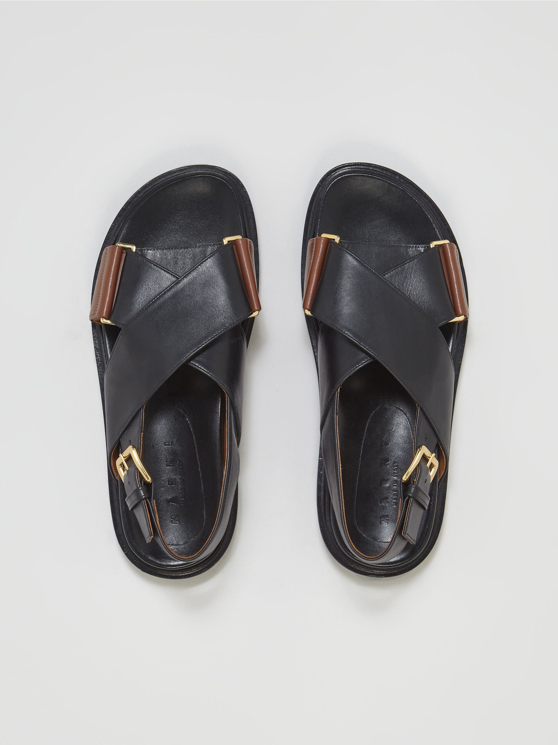 o1w1db11225 Leather Sandals in Black