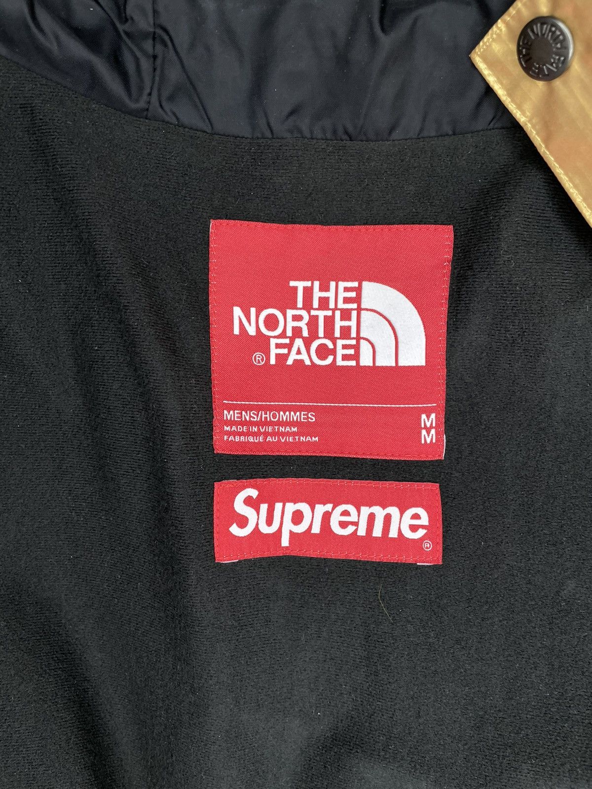 Supreme × The North Face Supreme x TNF Metallic Gold Mountain Parka Size US M / EU 48-50 / 2 - 11 Thumbnail