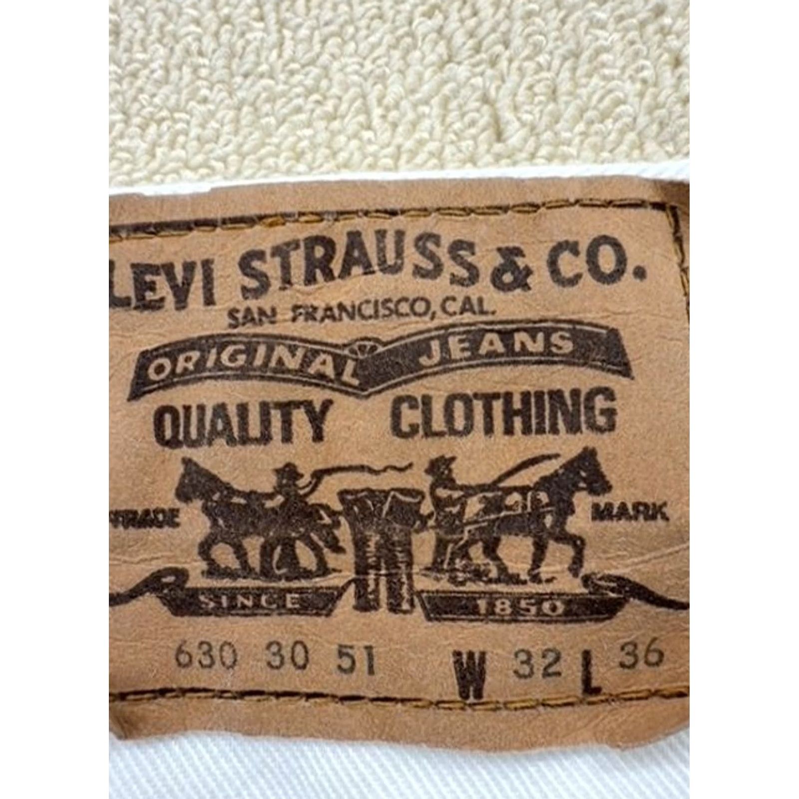 Levi's VINTAGE Levi's Women's White Flare Jeans 32x36 High Rise USA Size 24" / US 00 / IT 34 - 4 Thumbnail