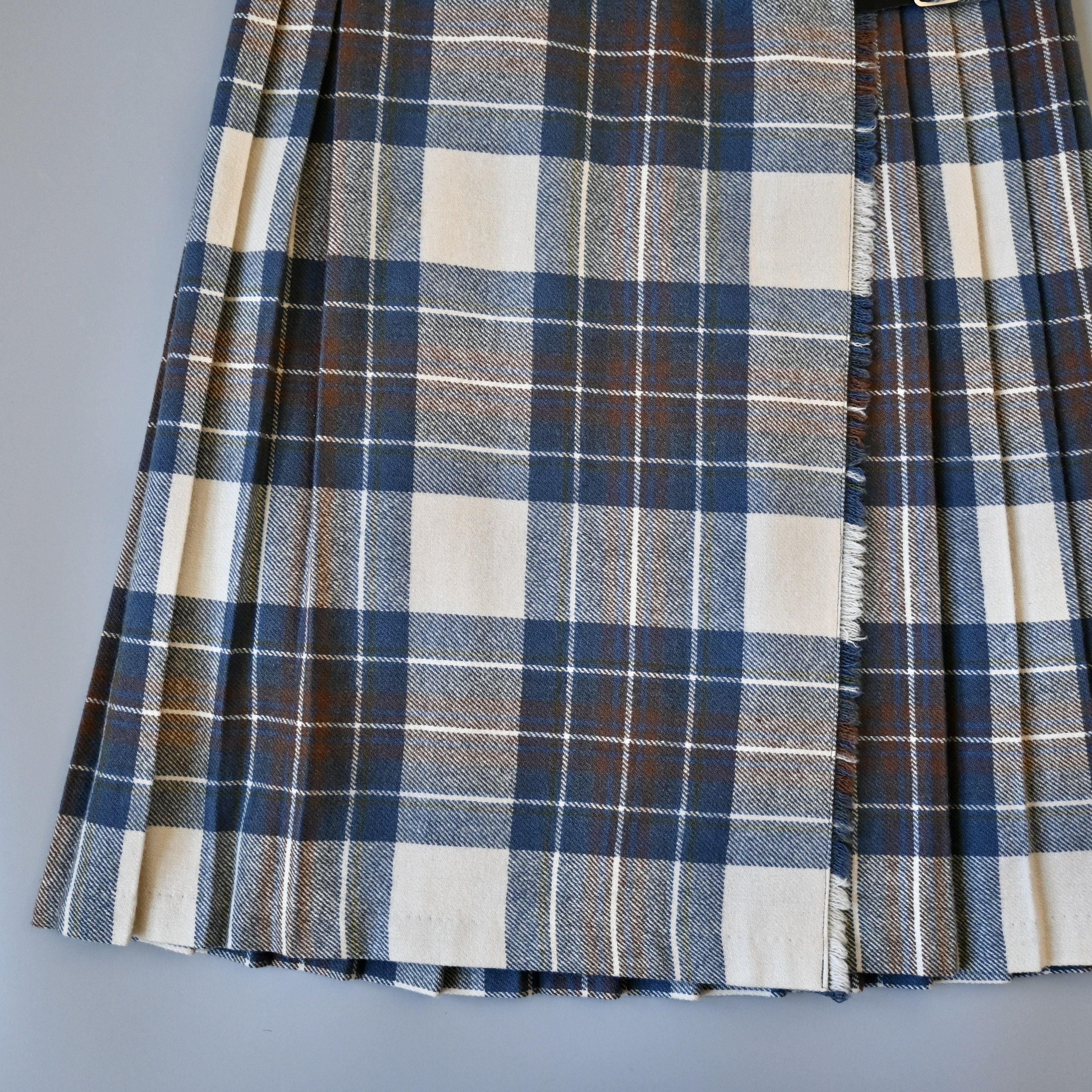 Vintage VTG 1990s James Dalgliesh tartan kilt skirt, made in England Size 30" / US 8 / IT 44 - 8 Thumbnail