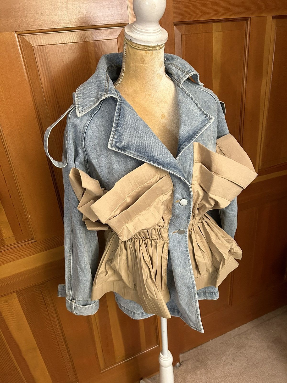 Designer × Other NWT, Lavishly Paris Stunning Ruffle Patchwork Denim Coat. Size M / US 6-8 / IT 42-44 - 14 Thumbnail