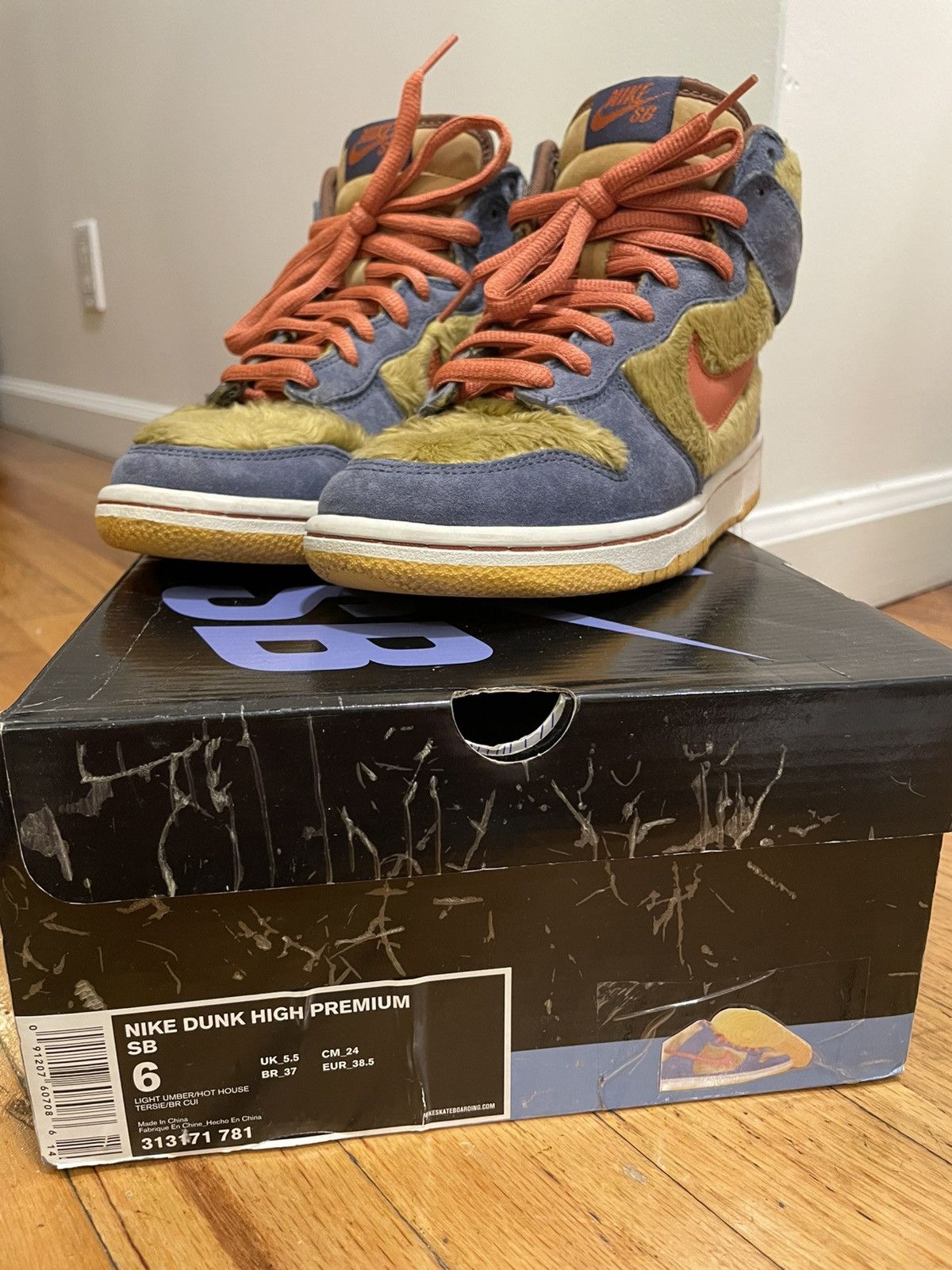 Nike SB Nike SB Dunk High Papa Bear size 6 Size US 6 / EU 39 - 9 Thumbnail
