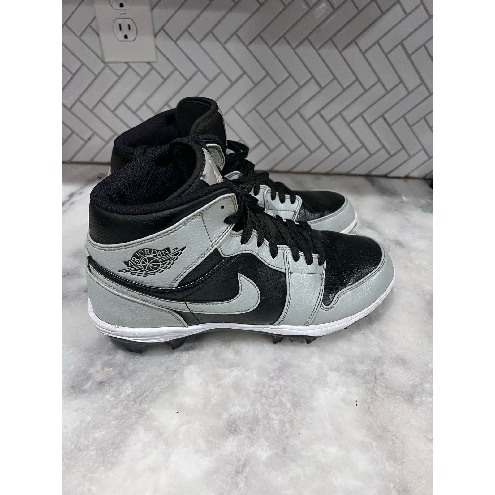 Jordan Brand Jordan 1 Mid TD 10.5 Football Cleats Shadow 2.0 FJ6805-002 Size US 10.5 / EU 43-44 - 1 Thumbnail