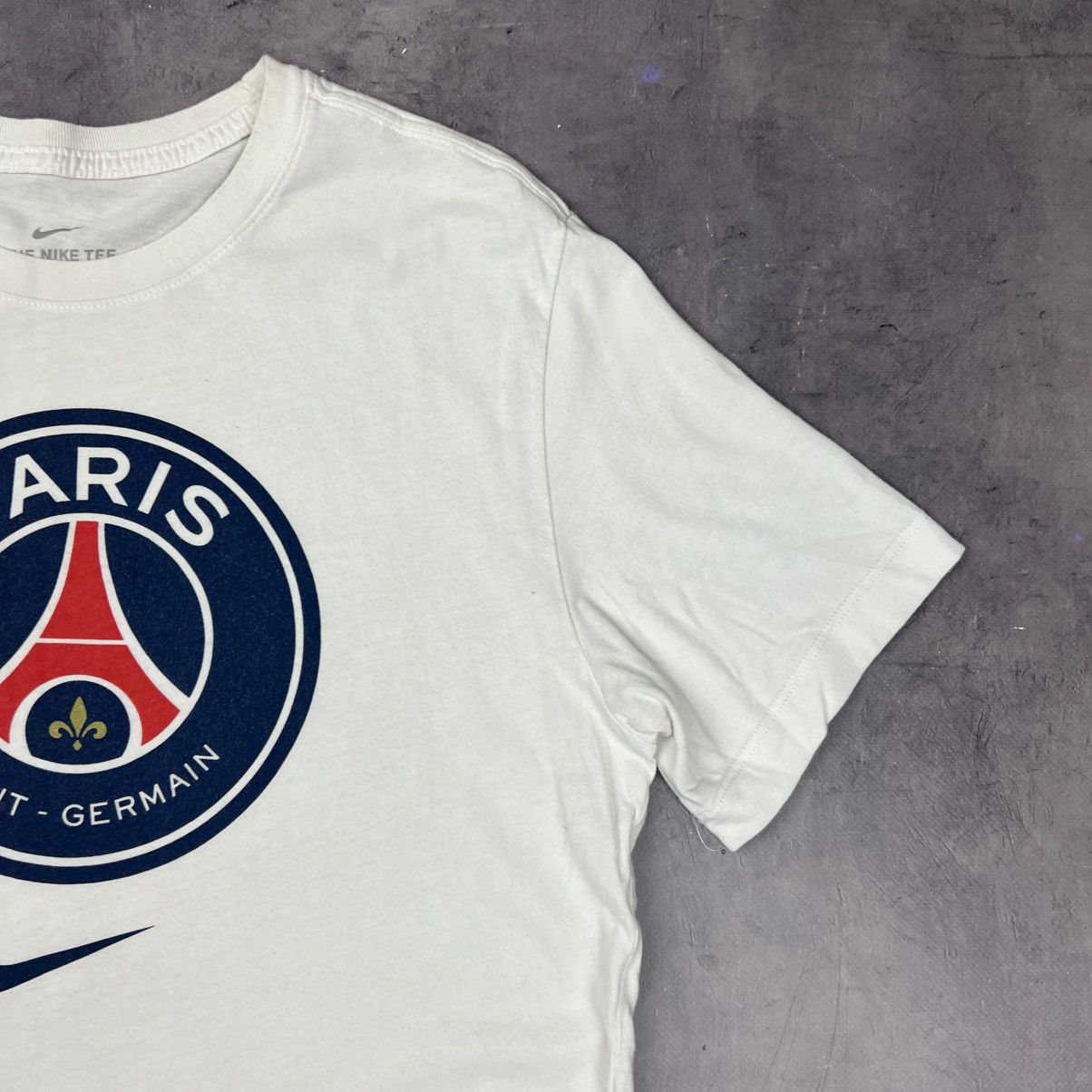 Nike Rare! Paris Saint Germain Nike PSG Big Logo Soccer Tee Size US M / EU 48-50 / 2 - 5 Thumbnail