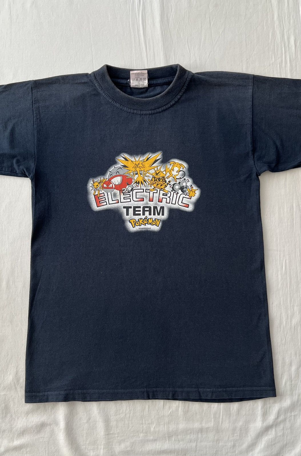 Vintage Vintage 2000 Pokemon Electric Team Nintendo Cartoon T-shirt Size US XS / EU 42 / 0 - 5 Thumbnail