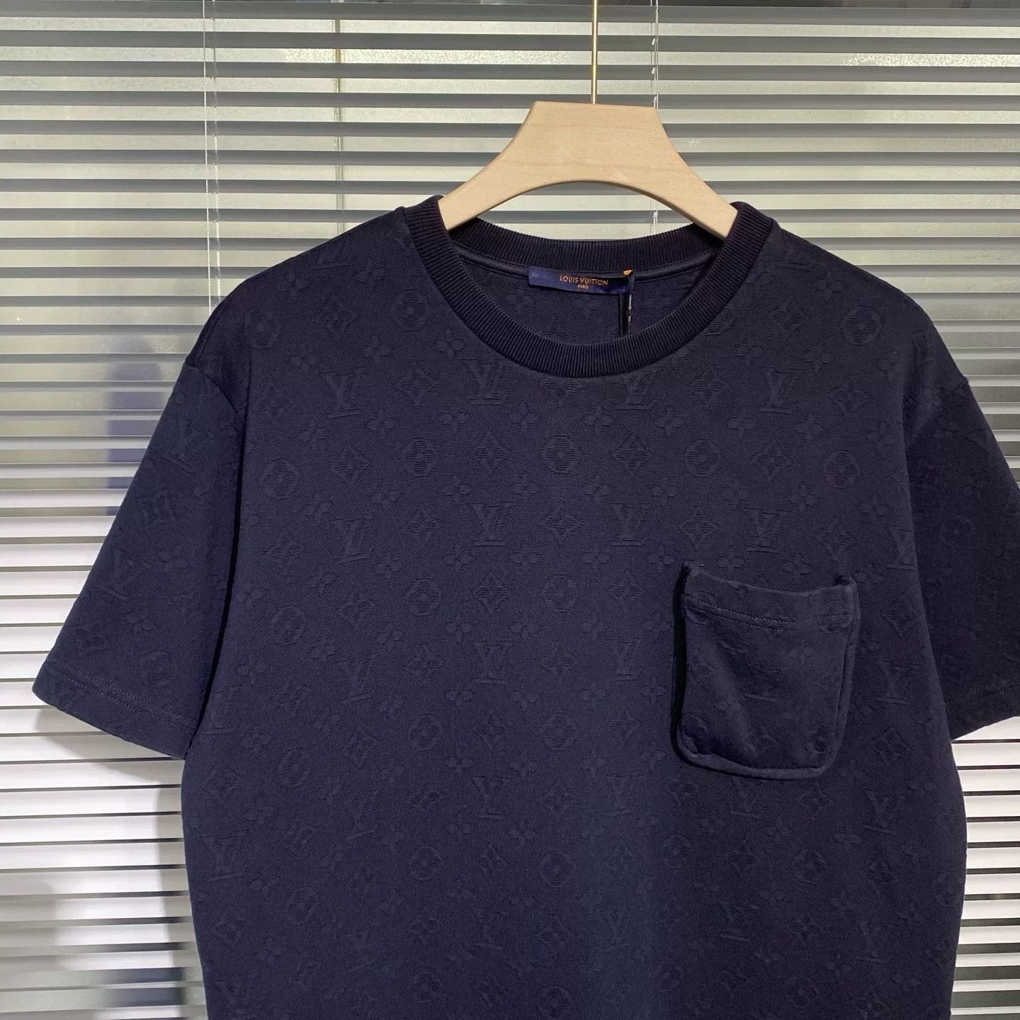Louis Vuitton LV Short Sleeve T-Shirt M Size US M / EU 48-50 / 2 - 3 Thumbnail