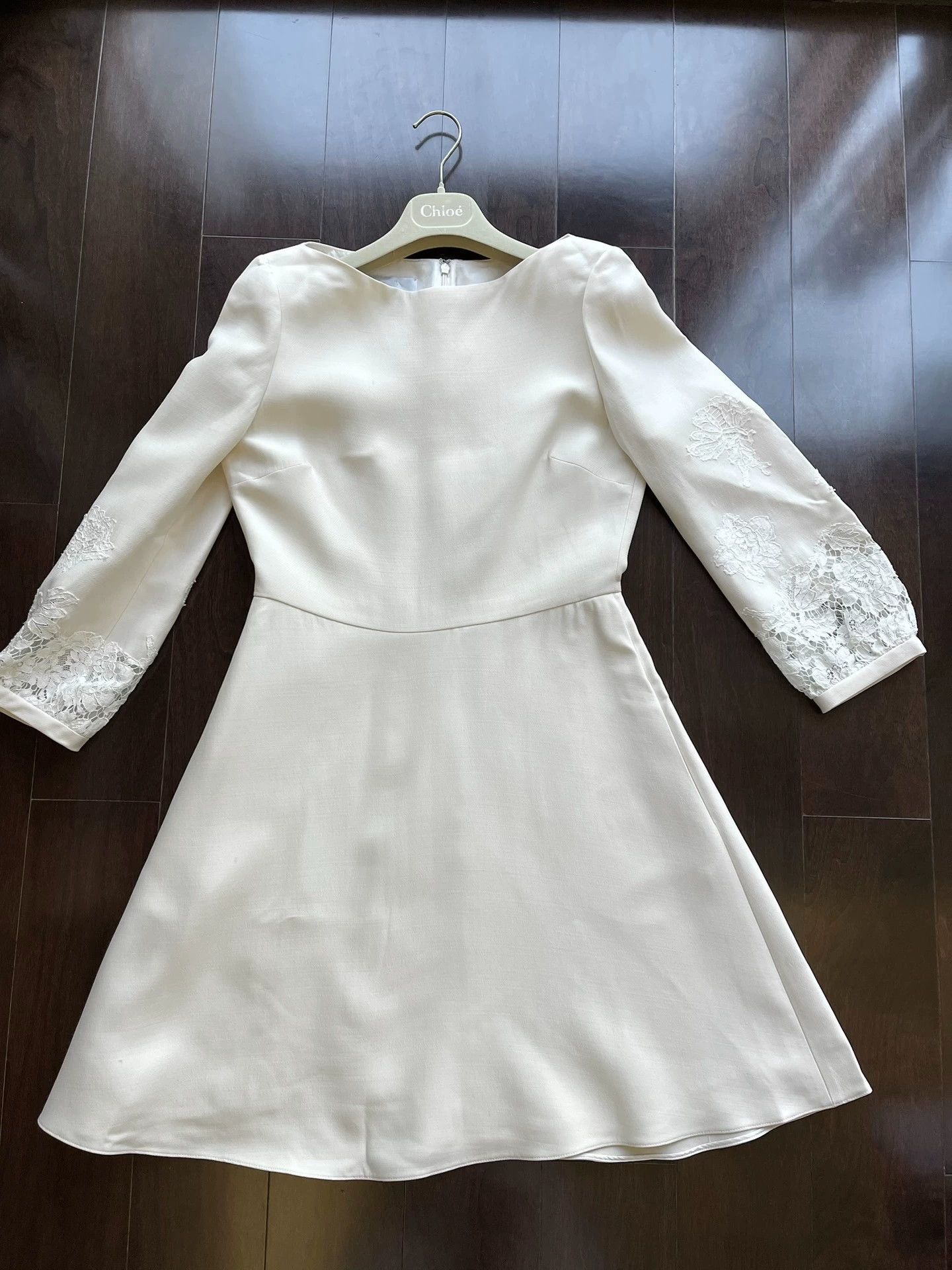 chinese dress ladies Valentino // White Lace & Green Silk Dress  VSP Consignment
