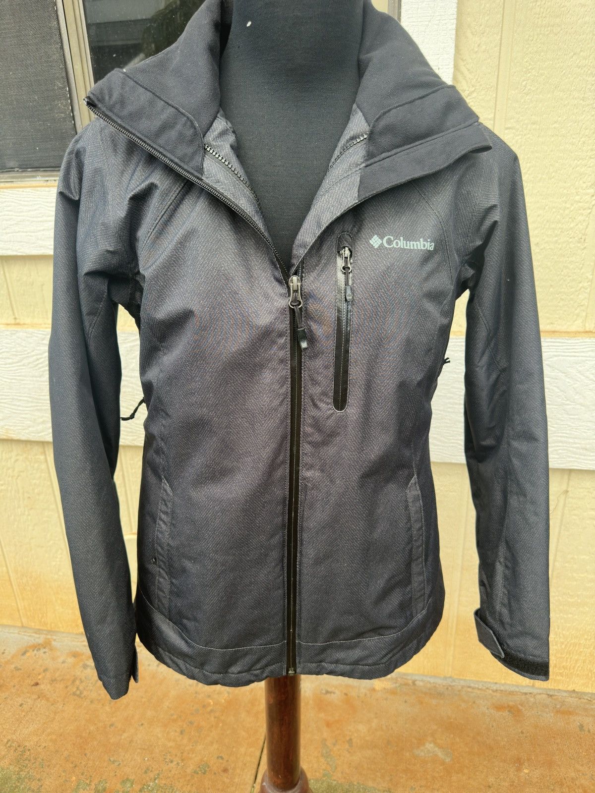 Columbia PreOwned Columbia Hoodie Jacket Black Women's Medium Size M / US 6-8 / IT 42-44 - 1 Thumbnail