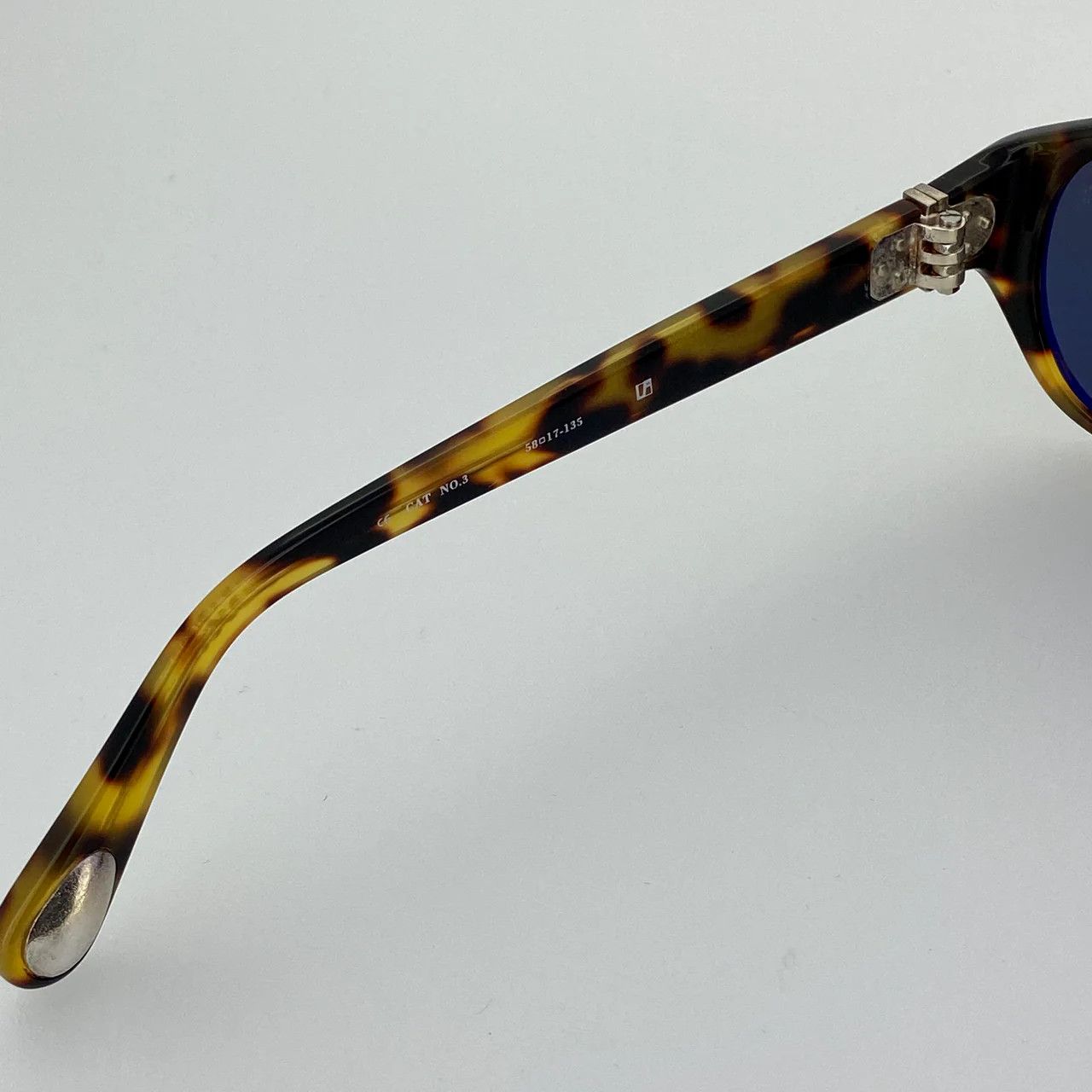 Ann Demeulemeester Ann Demeulemeester Sunglasses Flat Tortoise Shell and Grey Size ONE SIZE - 5 Thumbnail