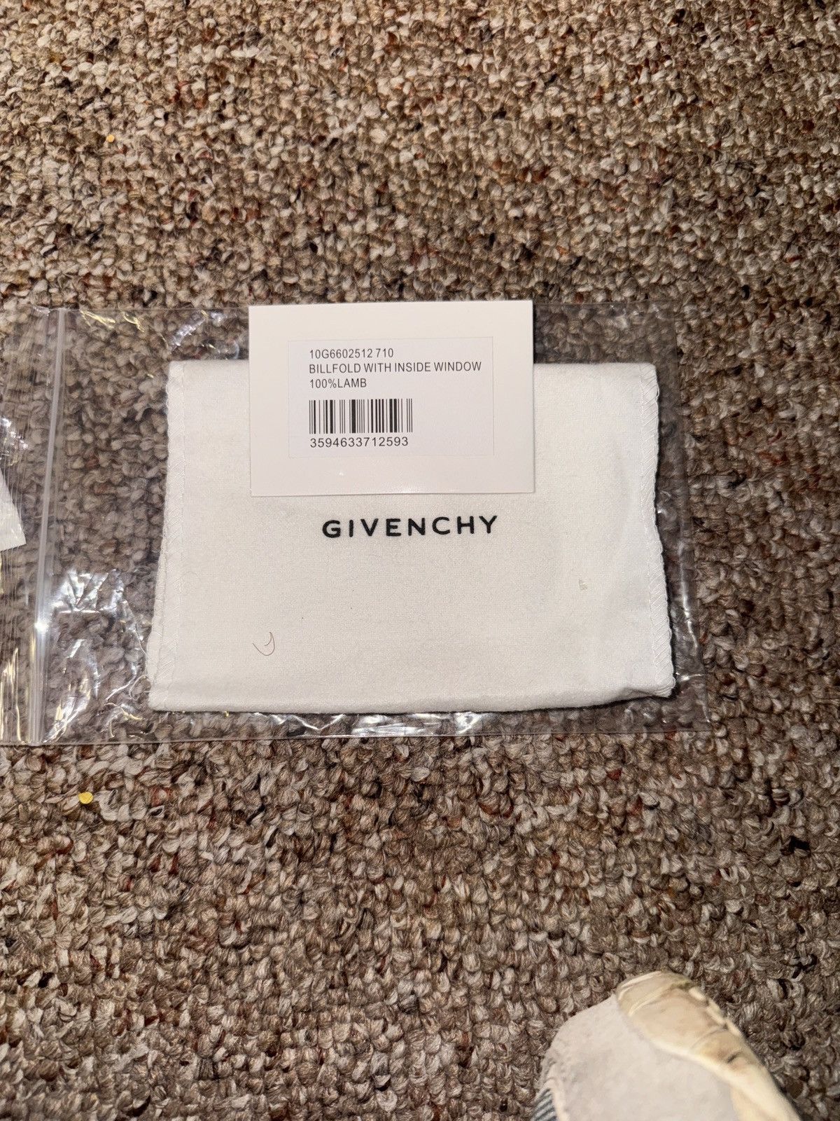 Givenchy 100% Lamb Givenchy Billfold Wallet Size ONE SIZE - 5 Thumbnail