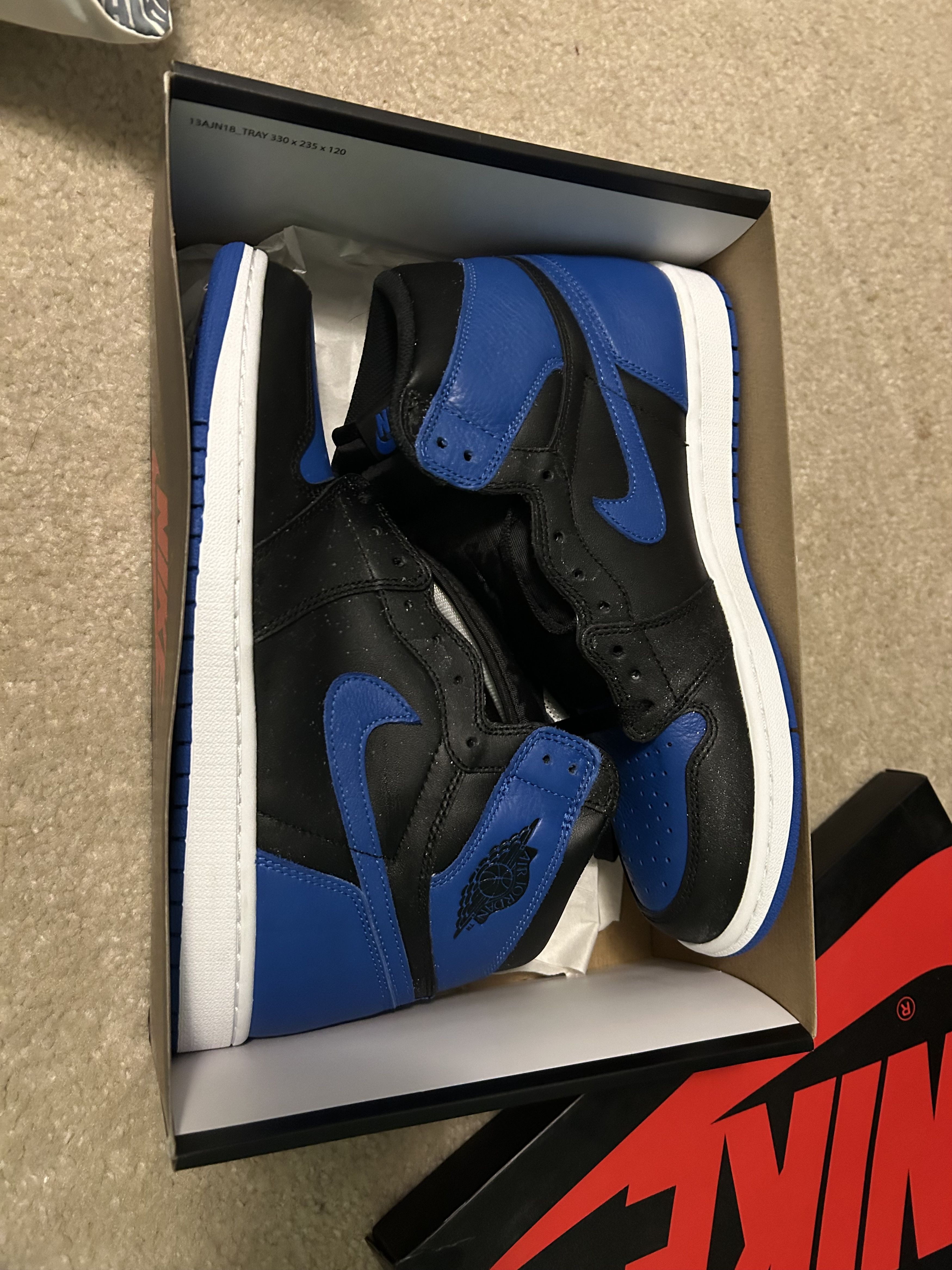 Jordan Brand Air Jordan 1 Retro High OG "Royal" (2017) – Deadstock Size US 11 / EU 44 - 4 Thumbnail