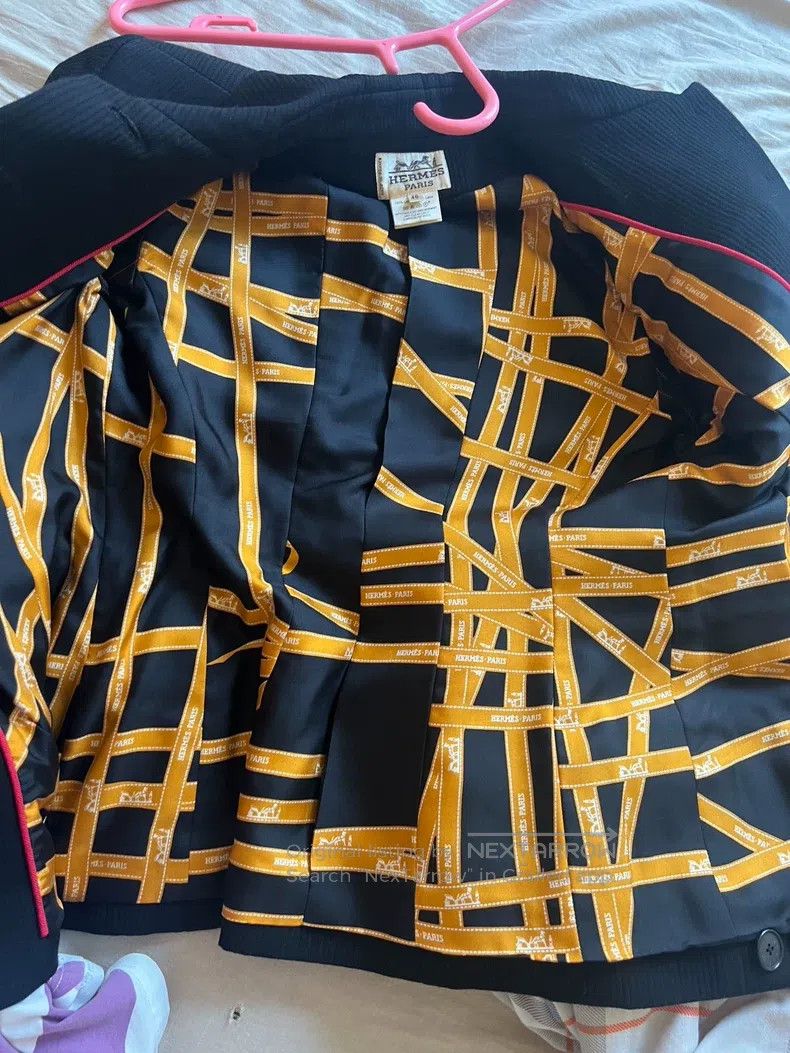 Hermes Hermes Silk Lined Wool Jacket, Black with Yellow Silk Ribb Size S / US 4 / IT 40 - 6 Thumbnail