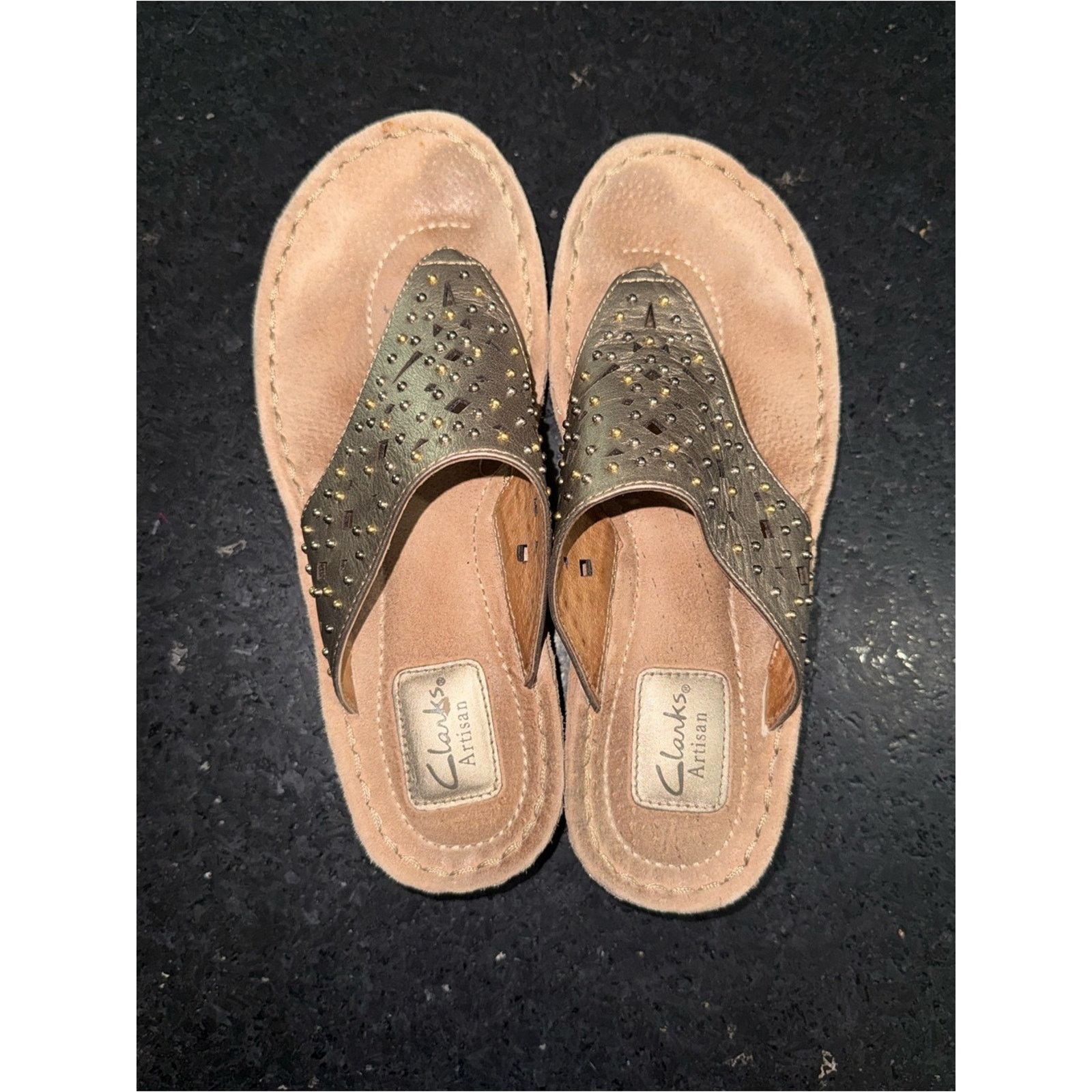 Clarks Clarks Metallic Subtle Gold Studded Thong Sandals 1.5” Heel Size US 9 / IT 39 - 5 Thumbnail