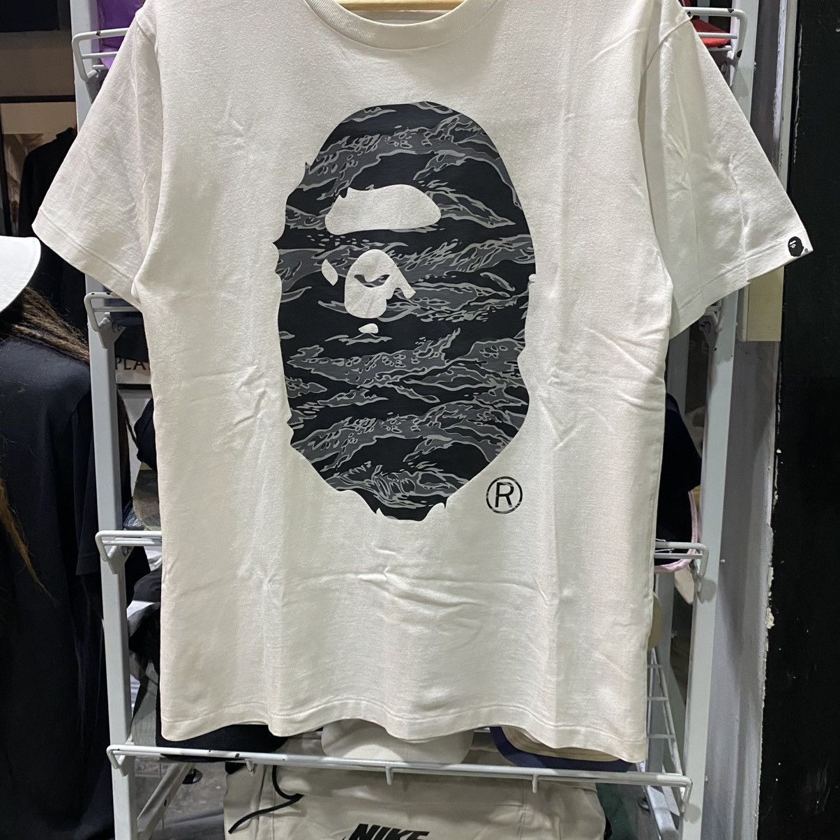 Bape × Undefeated BAPE x UNDEFEATED 5 STRIKES BIG HEAD CAMO TEE Size US L / EU 52-54 / 3 - 4 Thumbnail