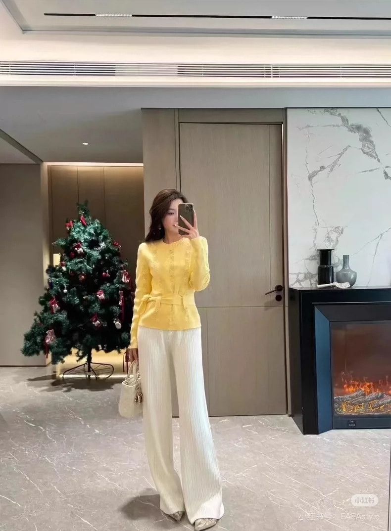 Chanel Chanel 24 chick yellow rhinestone waist-tight knitwear 2504 Size XXS / US 00 / IT 34 - 6 Thumbnail