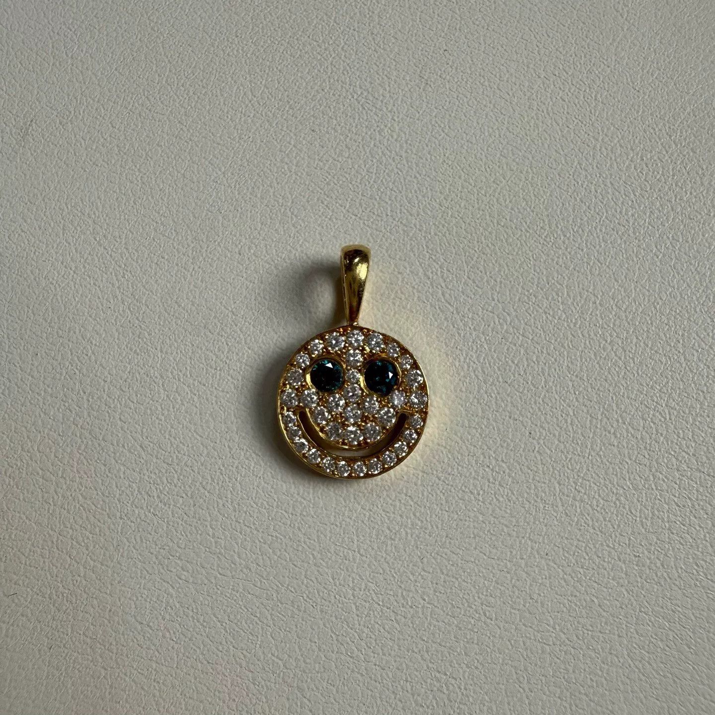 18k Gold Diamond Smiley Face Pendant