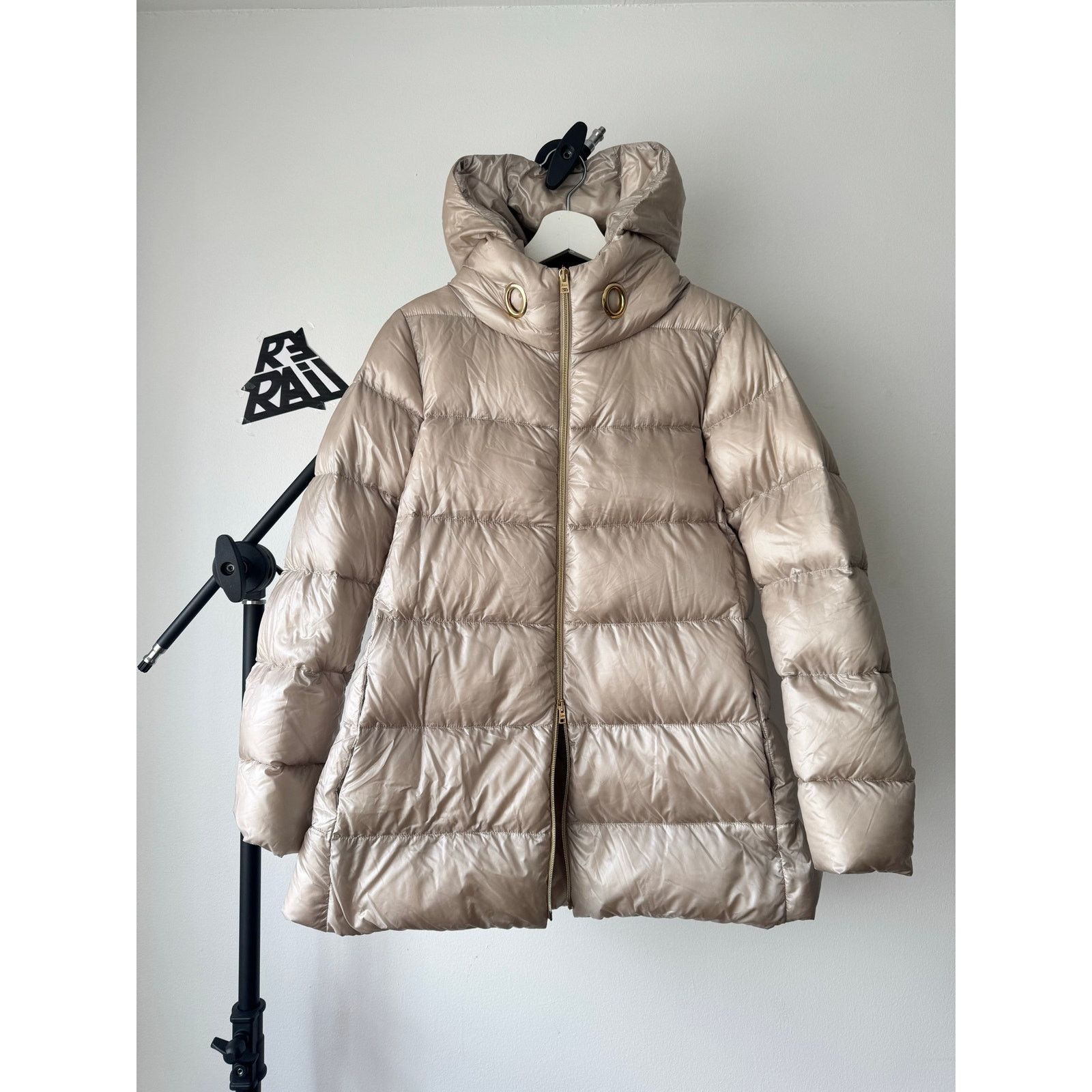 Herno Herno Hooded Down Jacket Beige Luxury Size M / US 6-8 / IT 42-44 - 2 Thumbnail