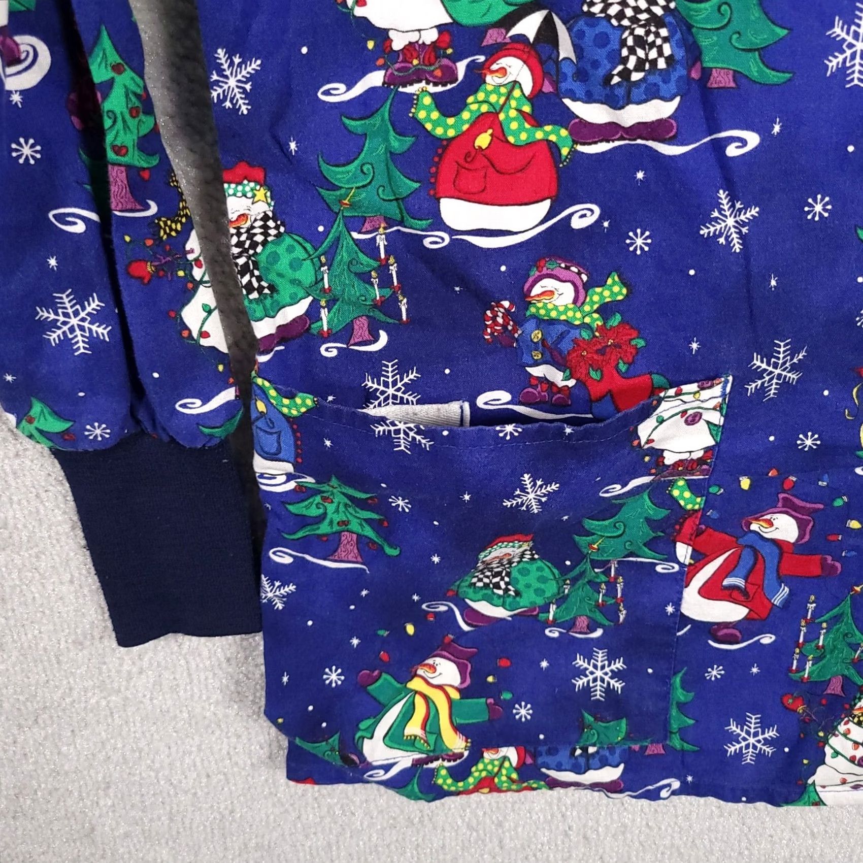 Vintage VINTAGE Barco Scrub Shirt Women’s Small Blue Long Sleeve Snowman Winter Snap Pockets Womens Scrub Shirt Size S / US 4 / IT 40 - 5 Thumbnail
