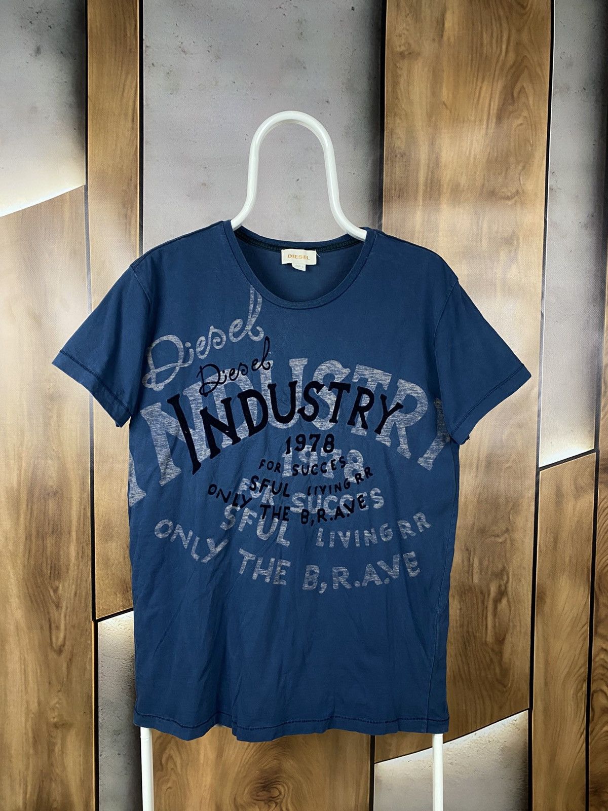 Diesel ⛽️Vintage T-Shirt Diesel Overprint Big Logo Art Tee⛽️ Size US L / EU 52-54 / 3 - 1 Thumbnail