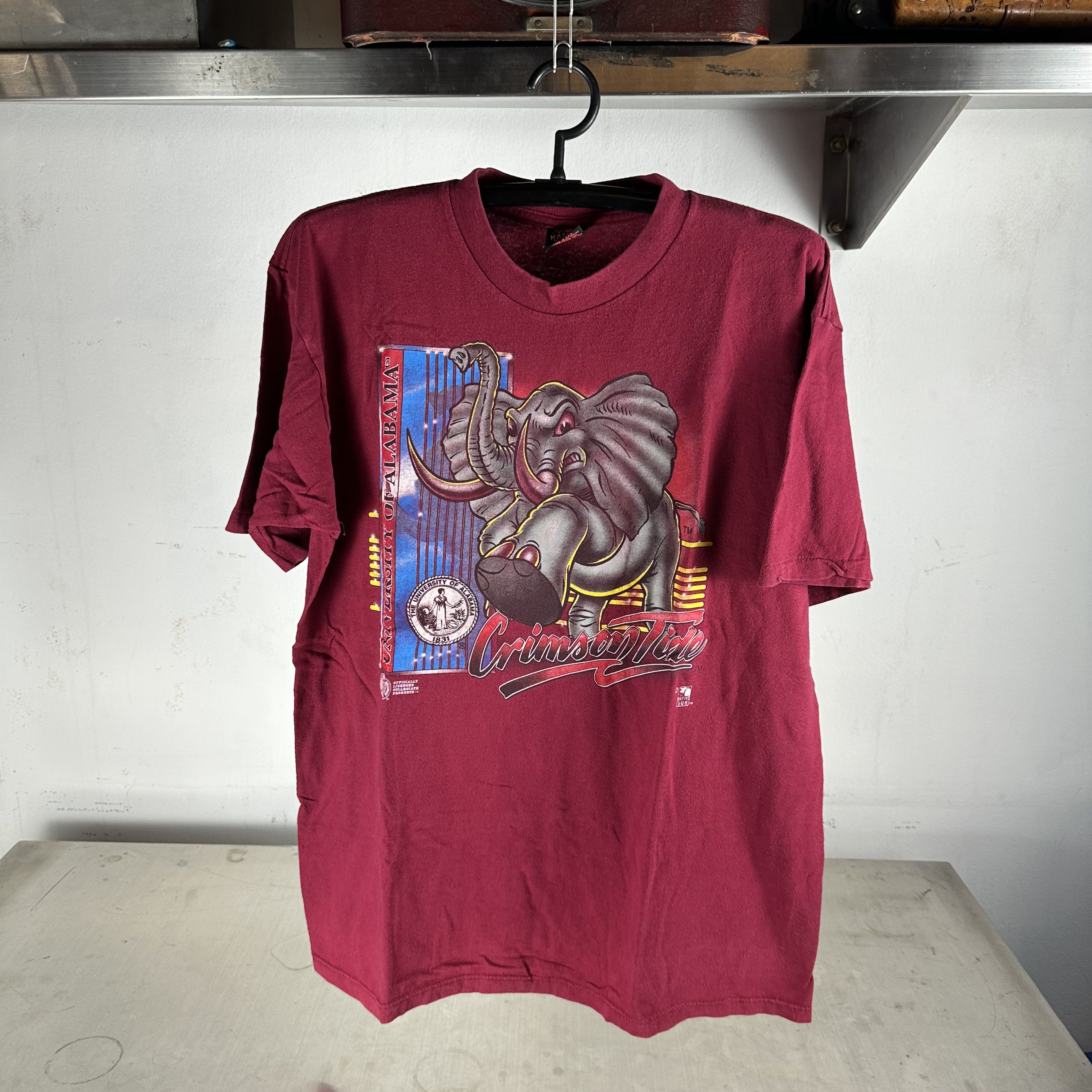 Vintage ​​​Vintage 90s Alabama Crimson Tide NCAA Graphic​ T-shirt Size US L / EU 52-54 / 3 - 1 Thumbnail