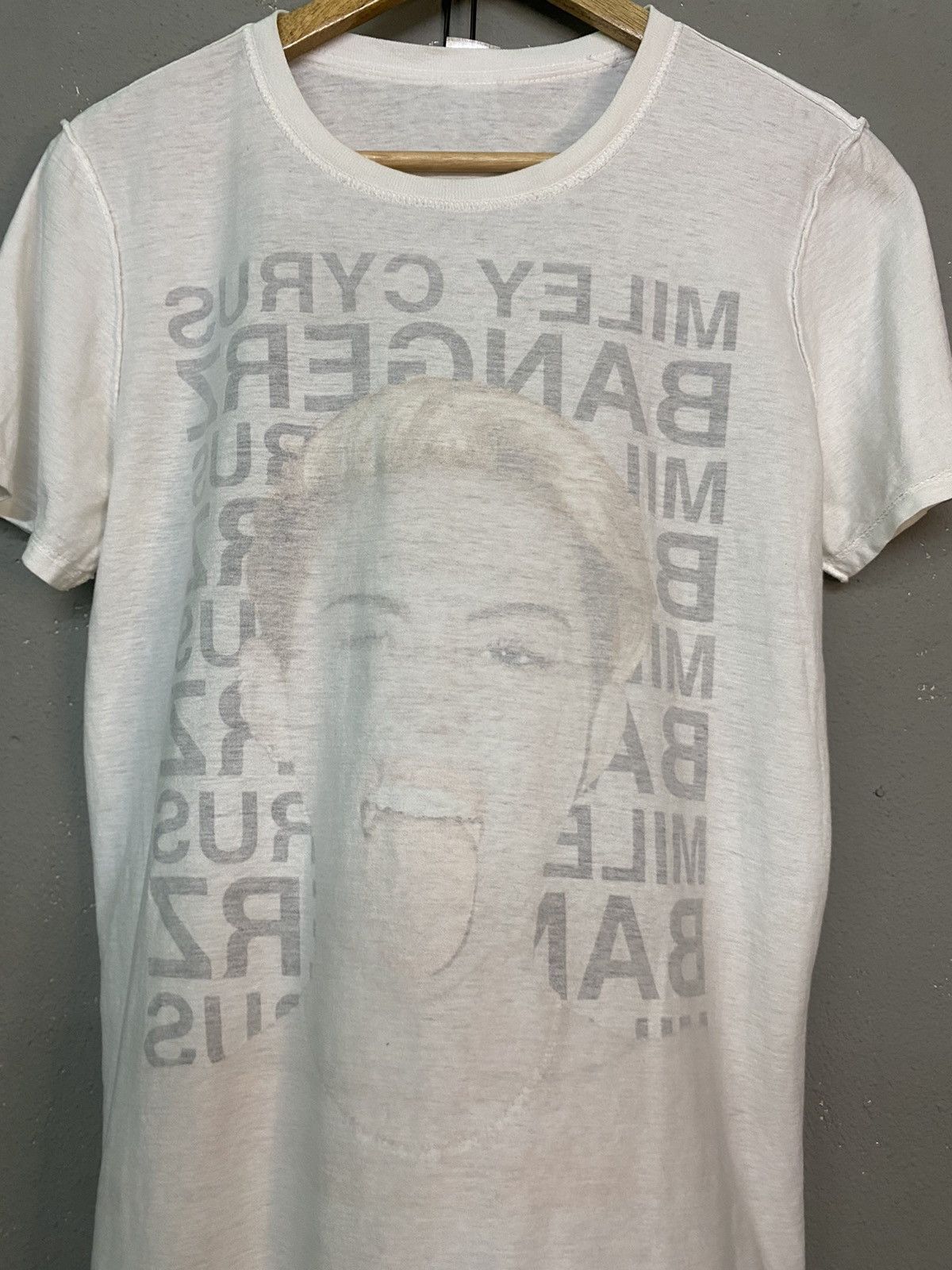 Band Tees × Vintage miley cyrus tour Size US S / EU 44-46 / 1 - 3 Thumbnail