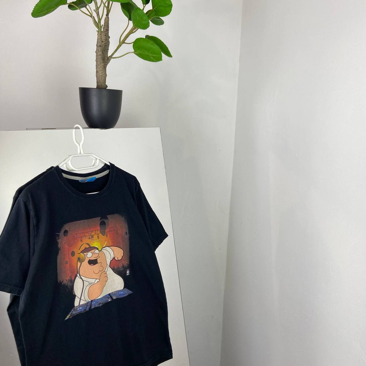Other Dj Peter Griffin Vintage Cartoon Humor Big Print T-Shirt Size US L / EU 52-54 / 3 - 1 Thumbnail