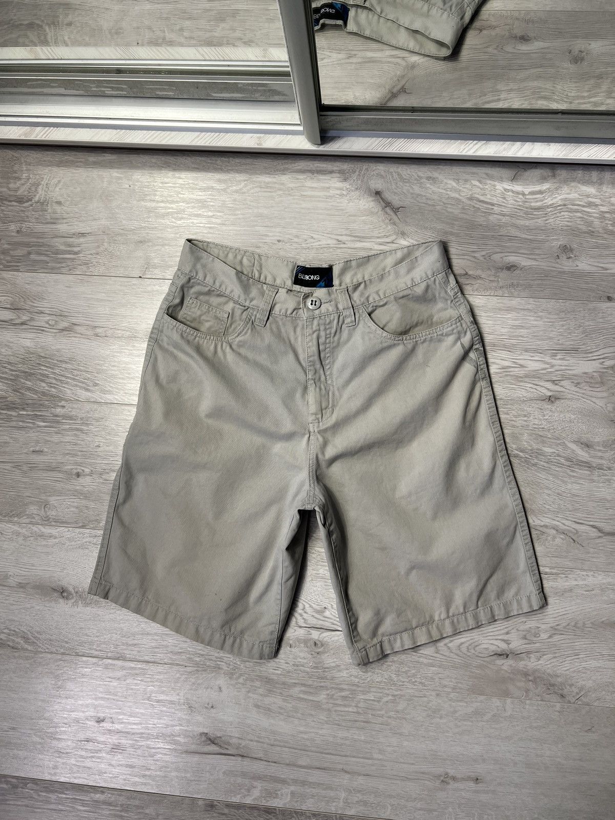 Billabong × Vintage Vintage Billabong Shorts With Logo Size US 32 / EU 48 - 1 Thumbnail