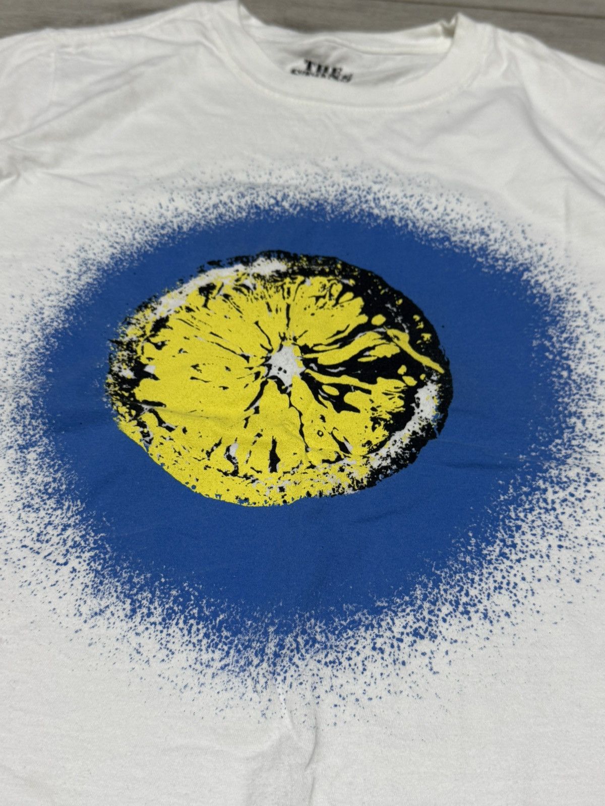 Band Tees The Stone Roses tee shirt lemon 2017 vintage Size US M / EU 48-50 / 2 - 2 Thumbnail