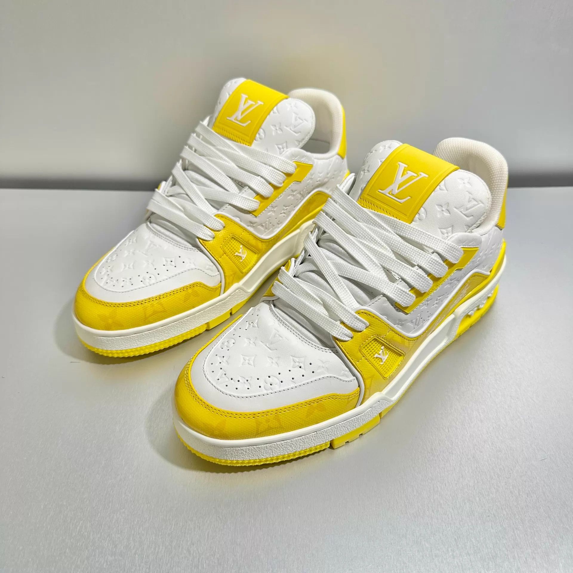 Louis Vuitton Louis Vuitton Trainer White Yellow Embossed UK6/40 BNIB Size US 7 / EU 40 - 1 Thumbnail