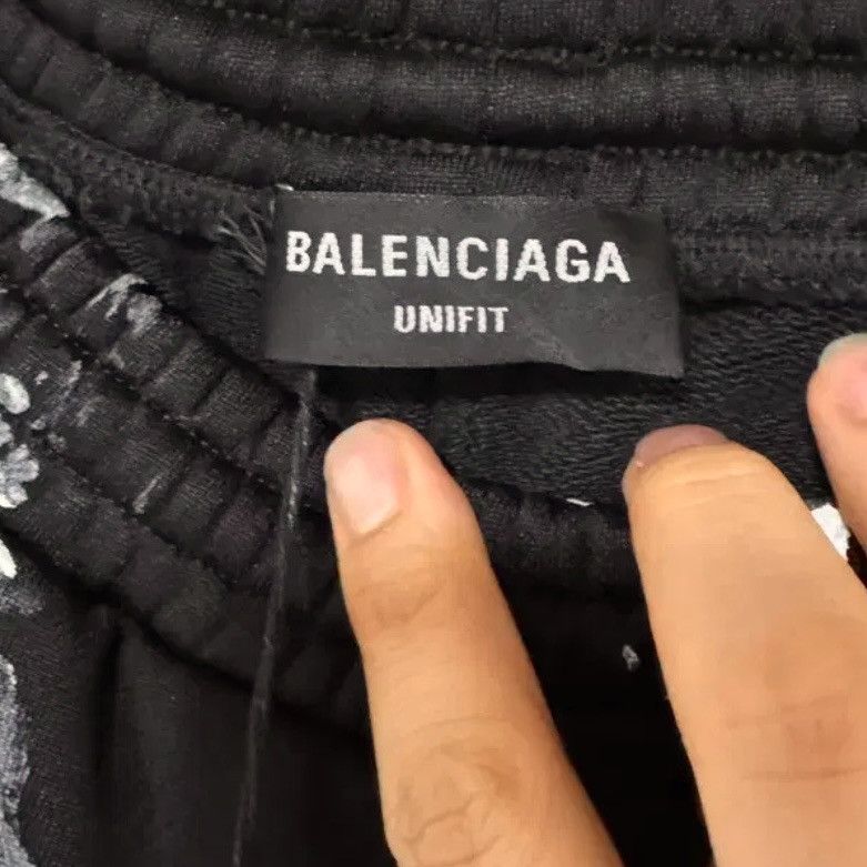 Balenciaga Balenciaga Painter Sweatpants Size US 34 / EU 50 - 2 Thumbnail