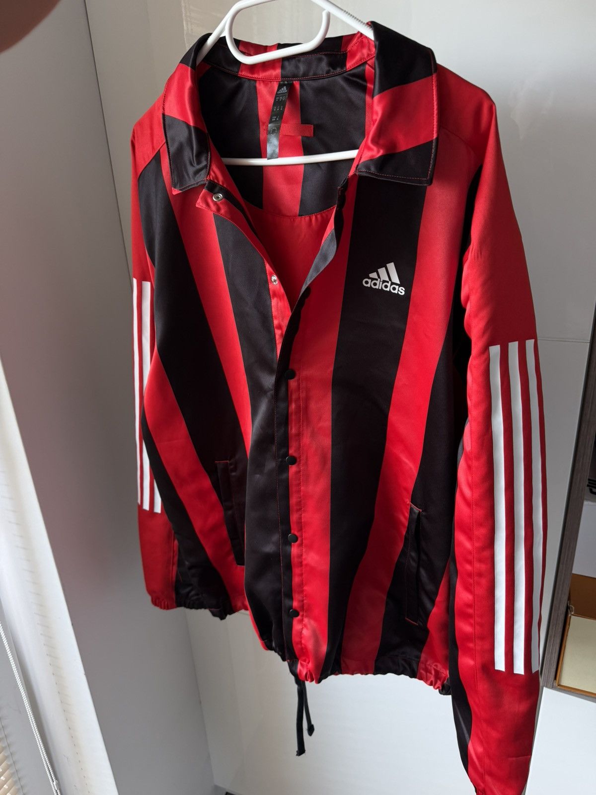 Adidas Adidas England Black Red Sportswear Coach Jacket Size US M / EU 48-50 / 2 - 2 Thumbnail