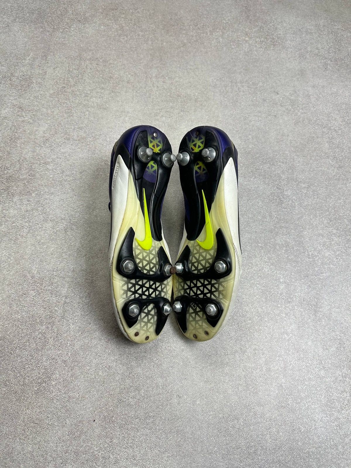 Nike Vintage Nike Kanga Lite Soccer Cleats Us 10 Size US 9 / EU 42 - 12 Thumbnail