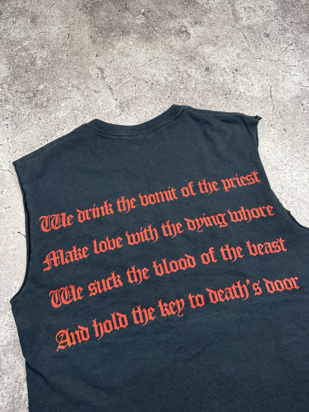 Band Tees 1996 VENOM BLACK METAL BAND SLEEVELESS SHIRT VINTAGE FADED Size US M / EU 48-50 / 2 - 2 Thumbnail