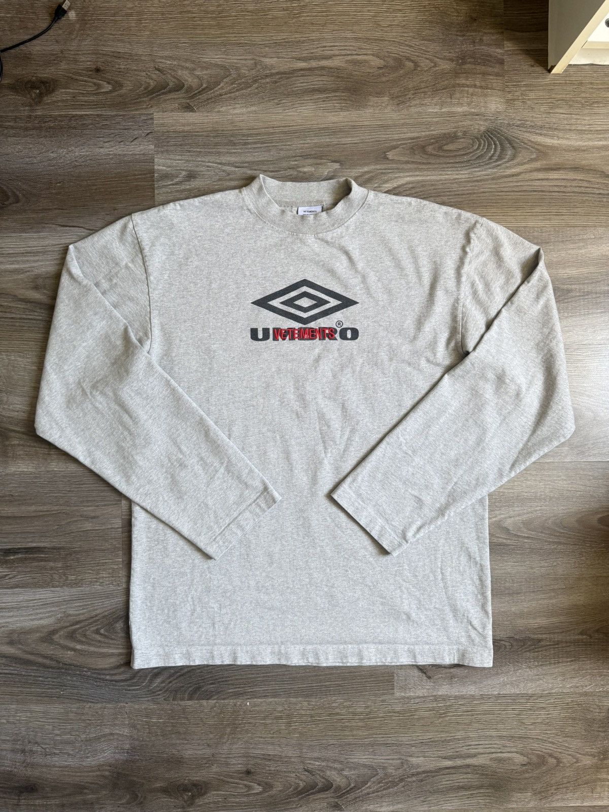 Umbro × Vetements VETEMENTS X UMBRO LONGSLEEVE Size US S / EU 44-46 / 1 - 1 Thumbnail