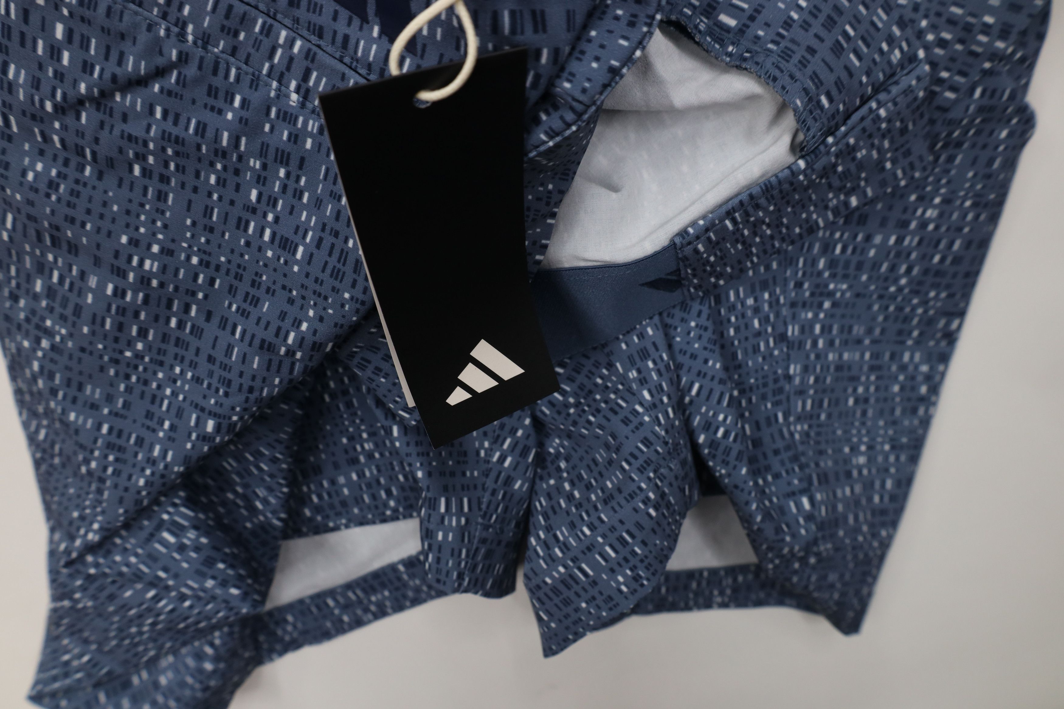 Adidas Deadstock Vintage Y2K Adidas Golf Geometric Golfing Shorts Size US 38 / EU 54 - 9 Thumbnail