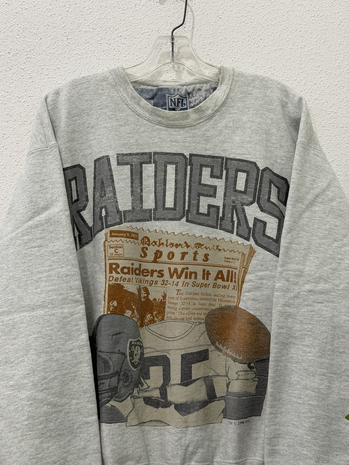NFL Vintage 90s Oakland Raiders Defeat Vikings SuperBowl XI 1977 Size US L / EU 52-54 / 3 - 5 Thumbnail