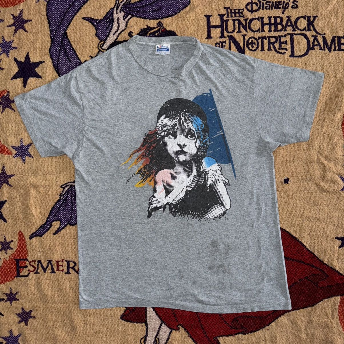 Vintage Vintage 80s Les Miserables T-shirt Size US XL / EU 56 / 4 - 1 Thumbnail