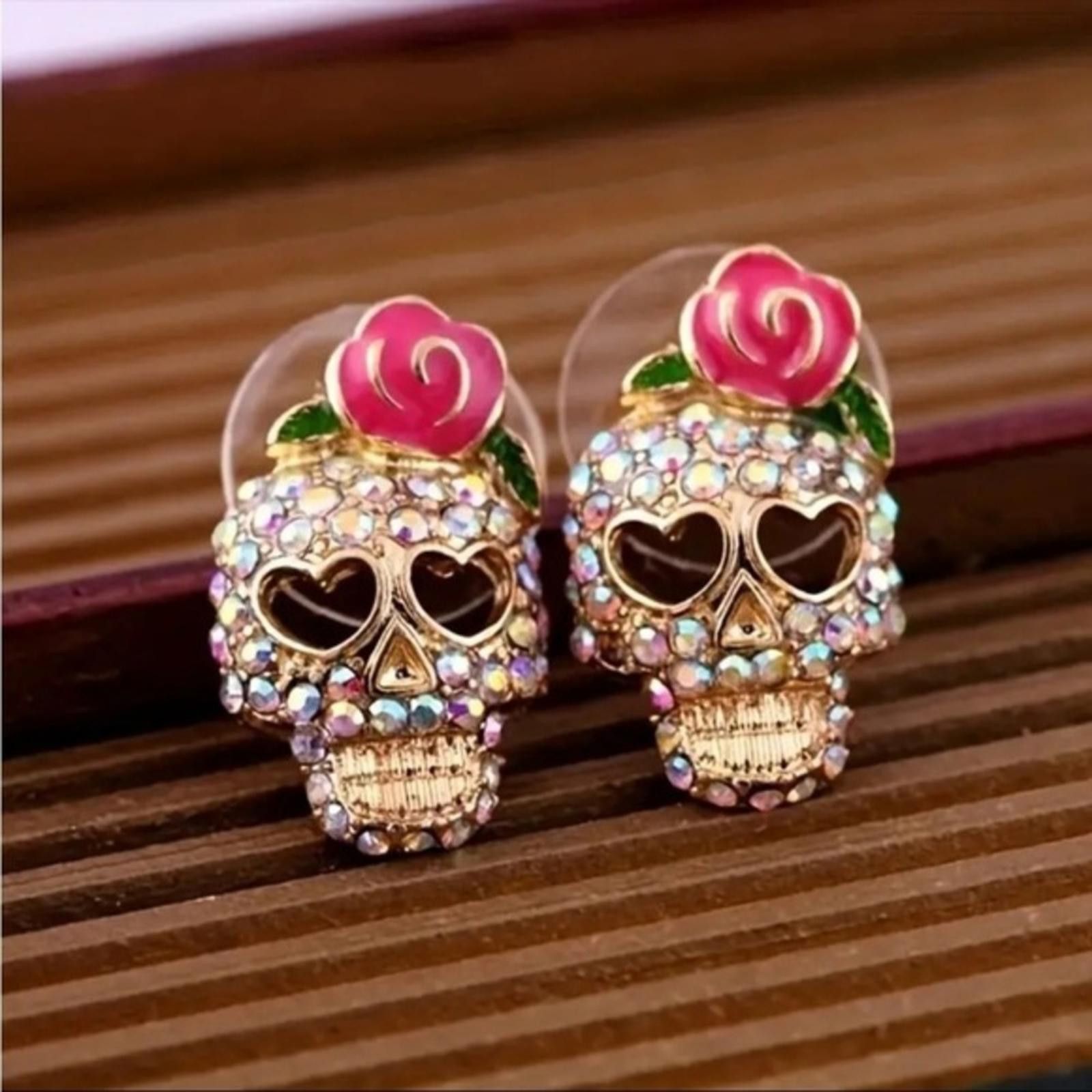 Designer Aurora Borealis Day Of The Dead Crystal Skull Earnings NWT Size ONE SIZE - 1 Thumbnail