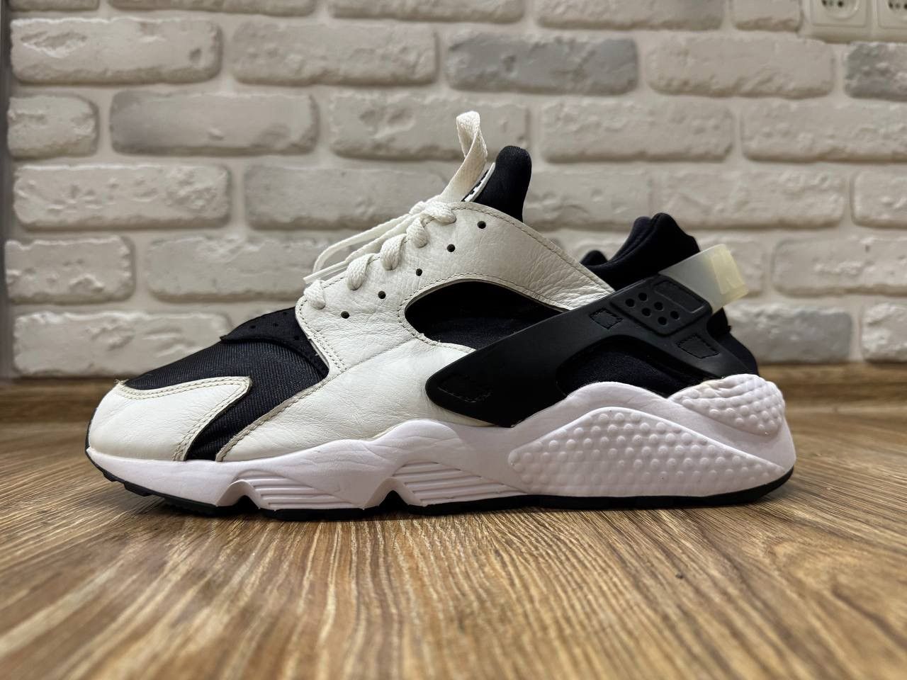 Nike Nike Air Huarache Black White Panda Size US 11 / EU 44 - 1 Thumbnail