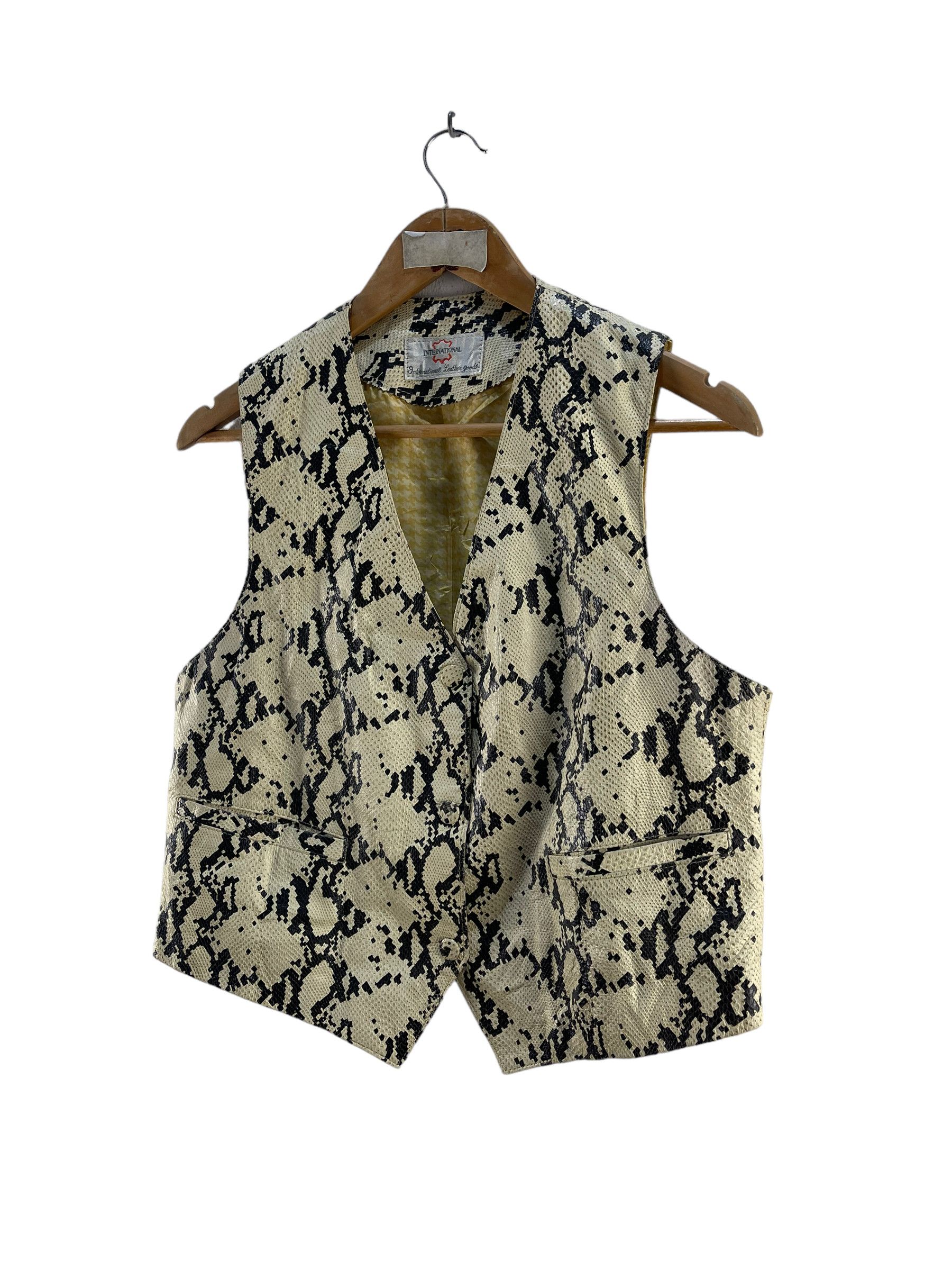 Japanese Brand × Leather Vintage International Leather Goods Vest Size US XS / EU 42 / 0 - 5 Thumbnail