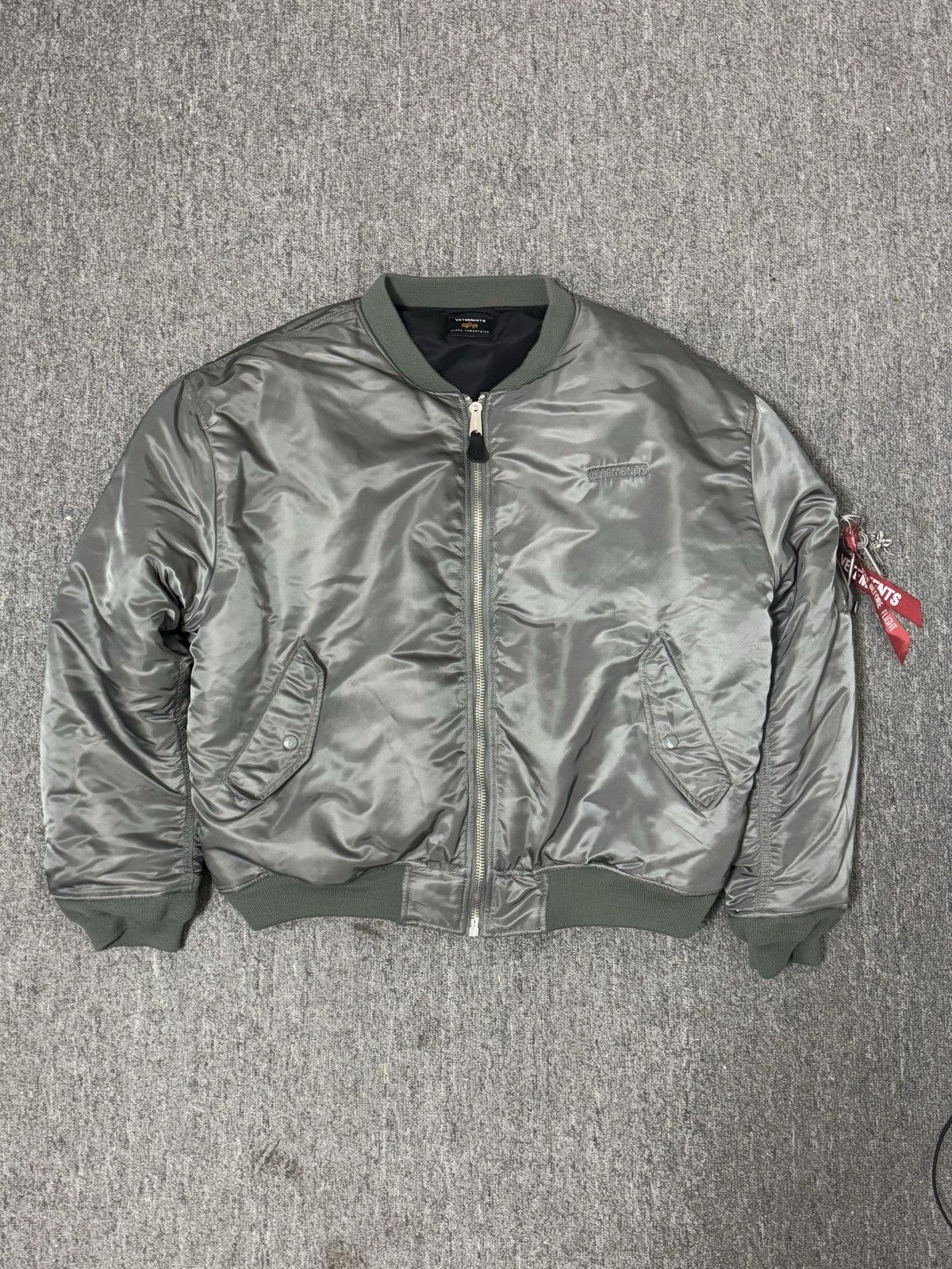 Vetements Vetements 19ss reversible bomber | Grailed