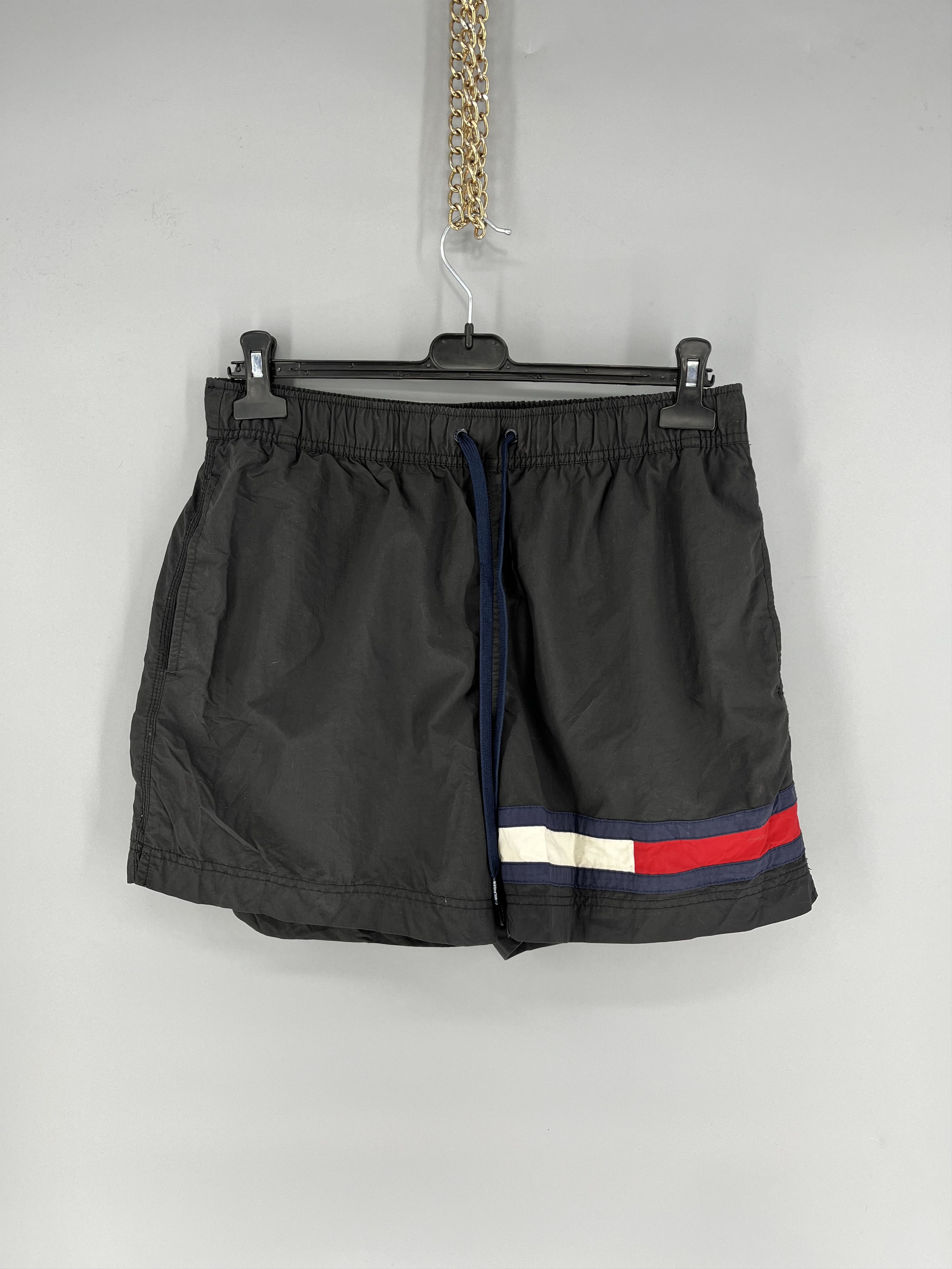 Tommy Hilfiger 90s Vintage Tommy Hilfiger Navy Nylon Big Logo Shorts Travis Size US 34 / EU 50 - 1 Thumbnail