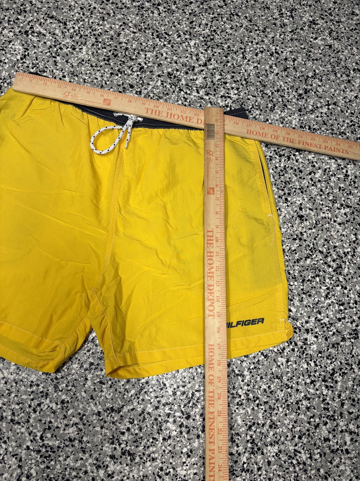 Tommy Hilfiger Vintage Tommy Hilfiger Yellow Swim Shorts Size L Size US 34 / EU 50 - 6 Thumbnail